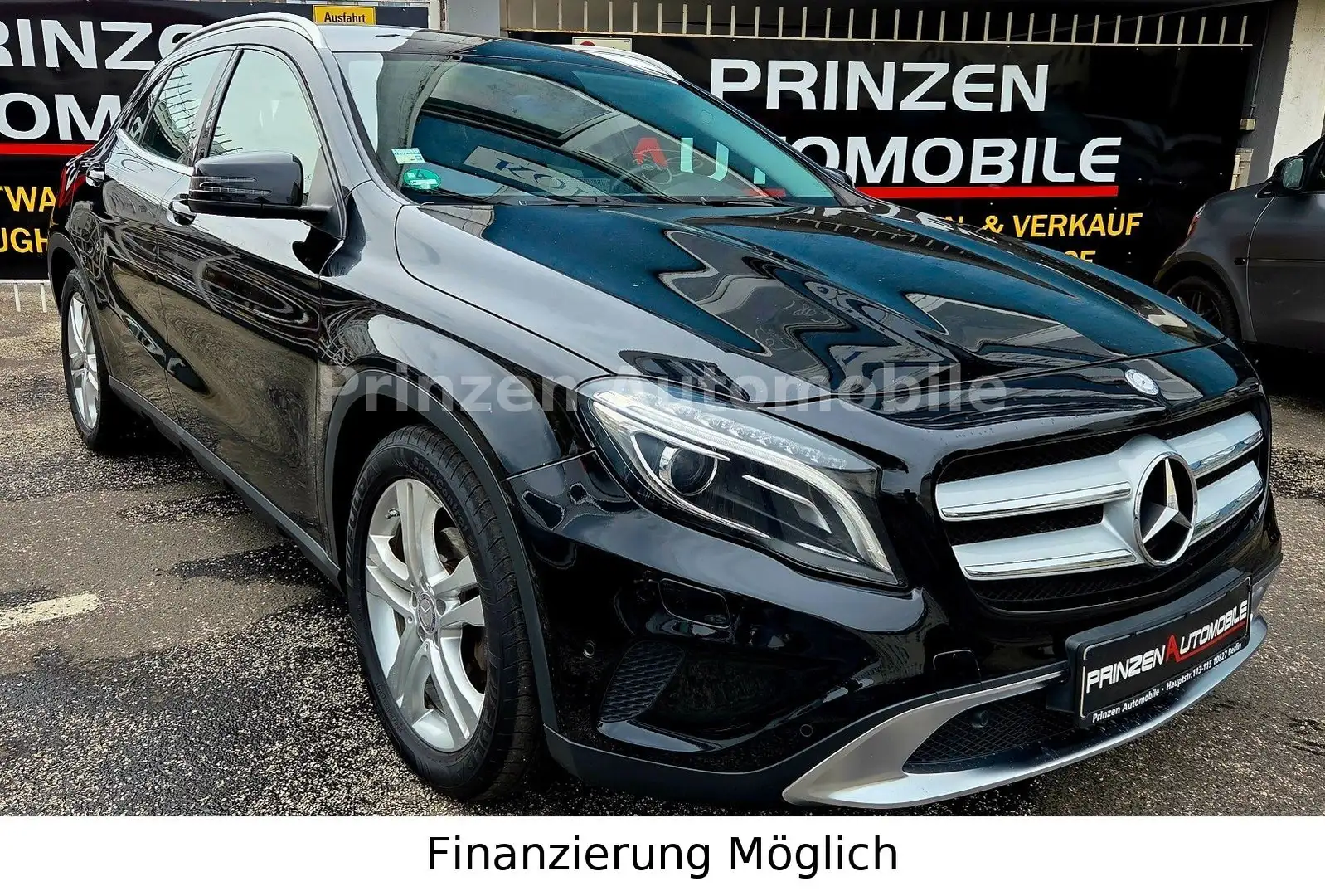 Mercedes-Benz GLA 200 *AUT*BI-XENON*T.LEDER*2 HAND*NAVI Schwarz - 1