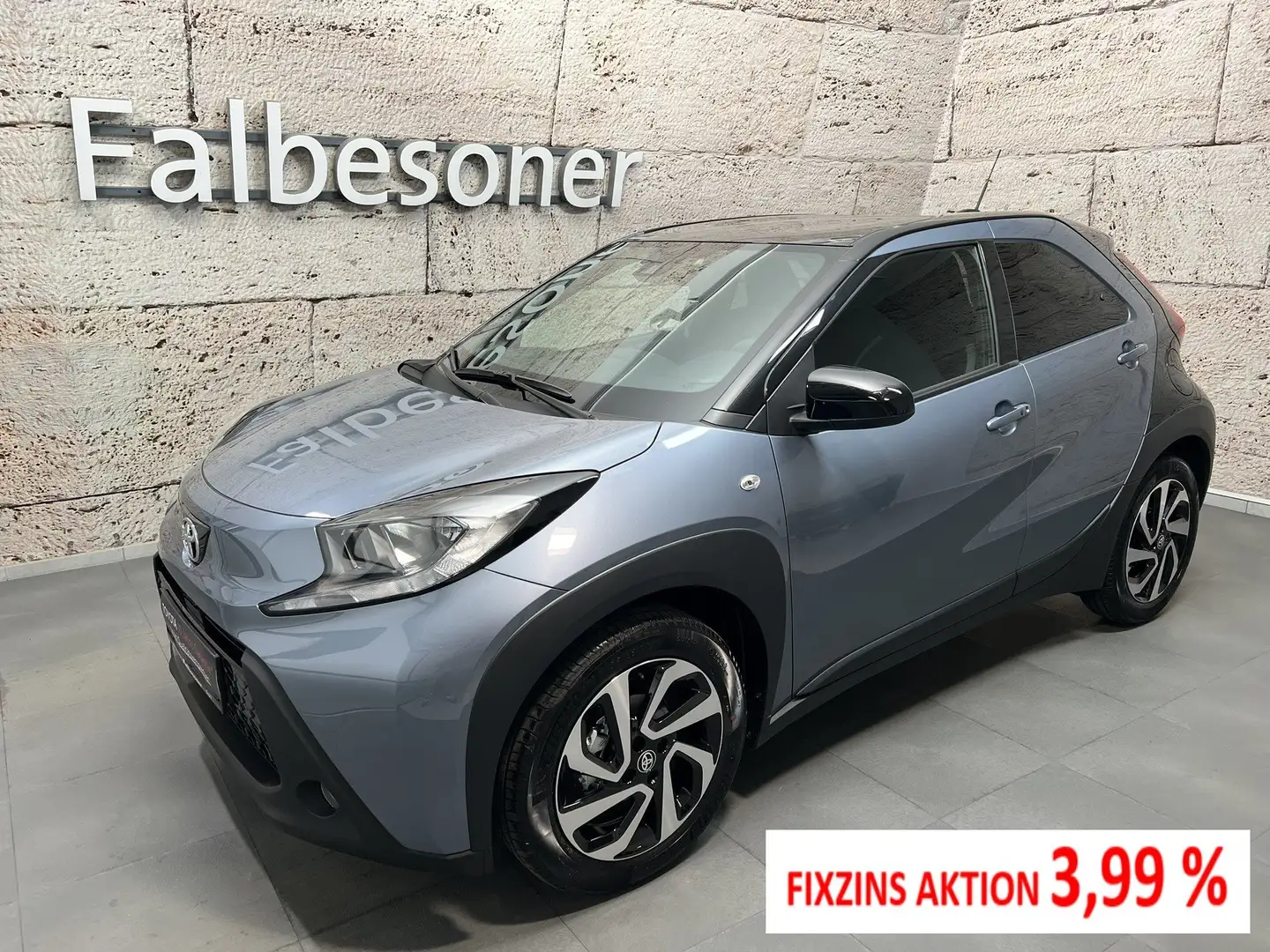 Toyota Aygo X 1,0 VVT-i Pulse + Comfort P. "3,99% Fixzins" Grau - 1