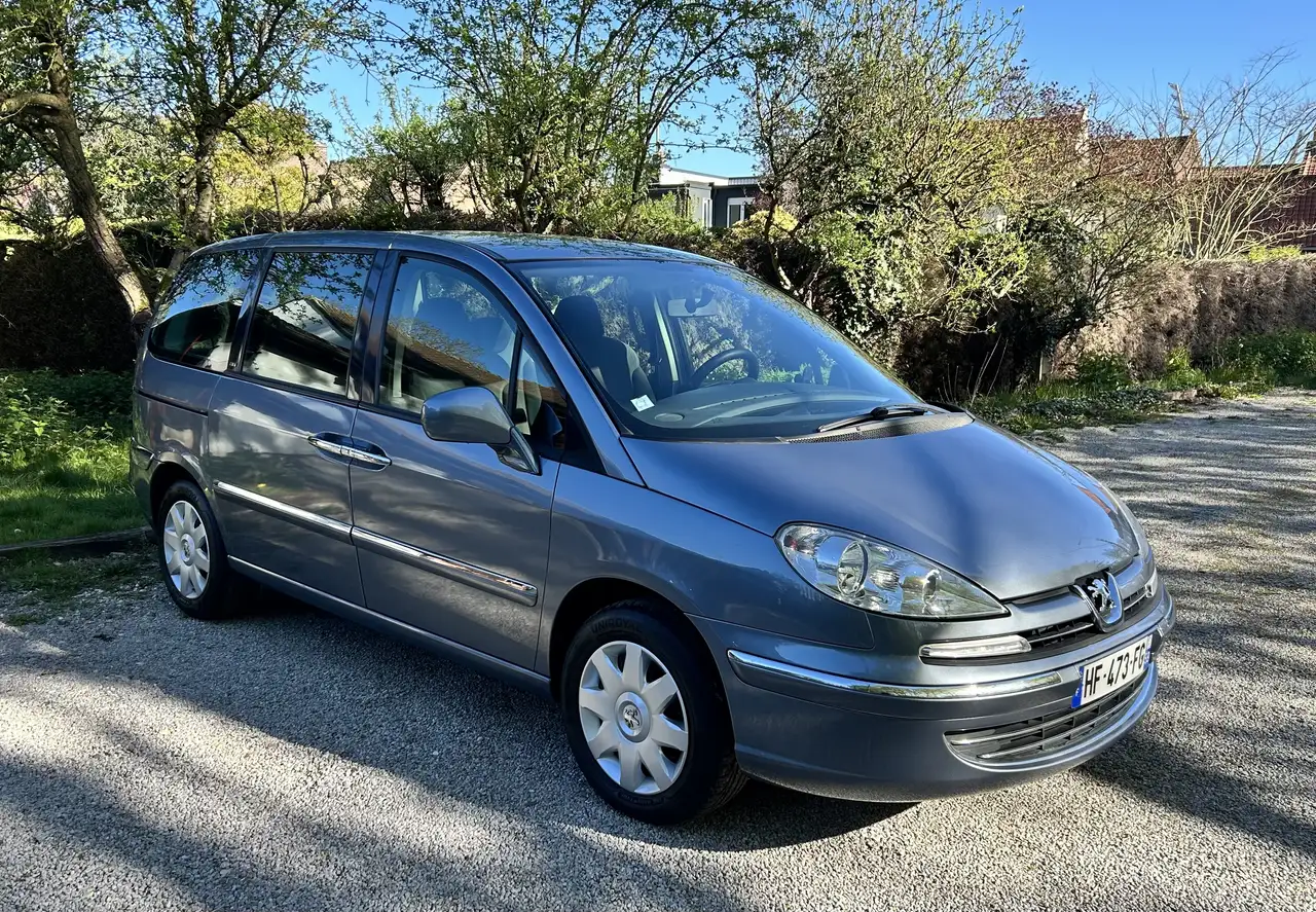 Peugeot 807 2.0 HDi 16v 136 FAP Confort Pack