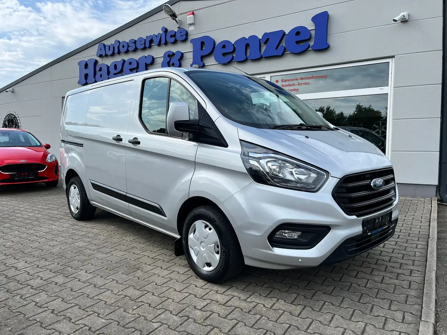Ford Transit Custom 300 L1 Trend Werkstatteinbau Plateado - 1