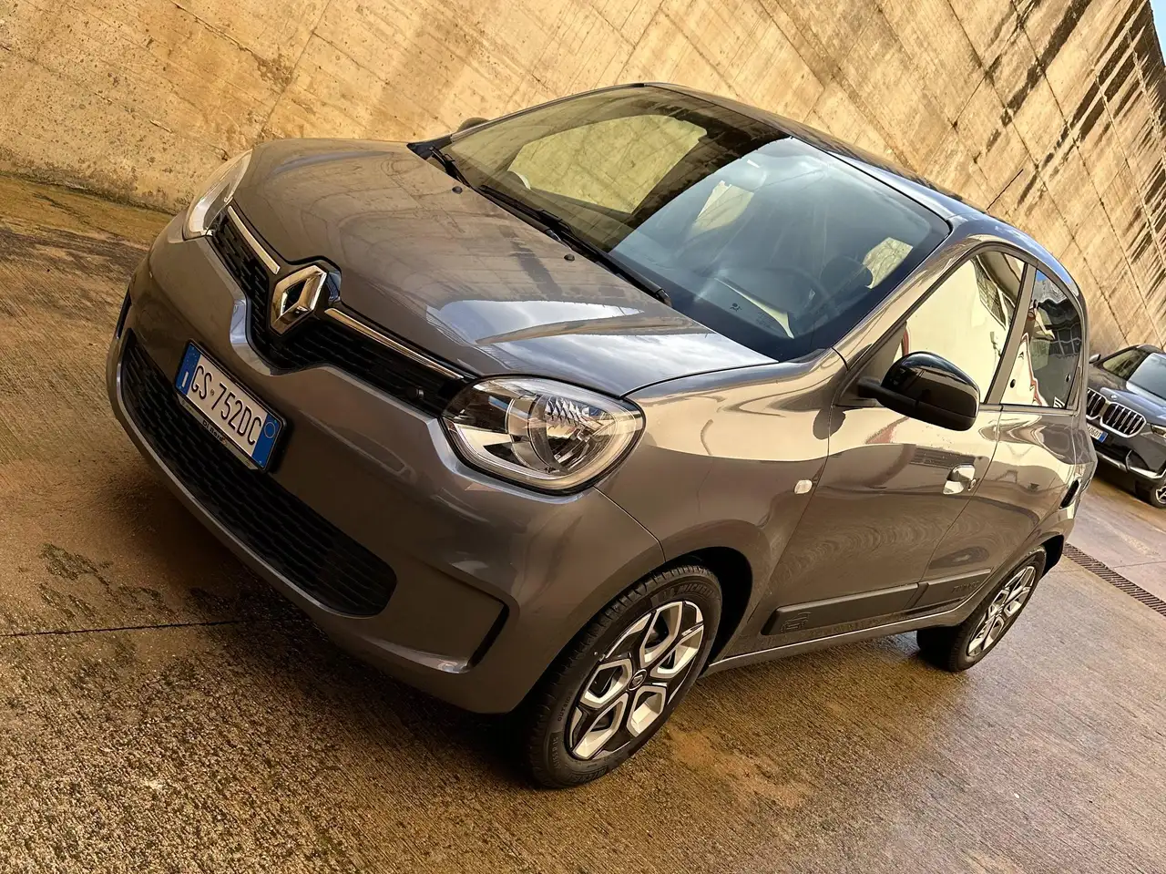 Renault Twingo Twingo III 2019 1.0 sce Equilibre 65cv — photo 1 of 6
