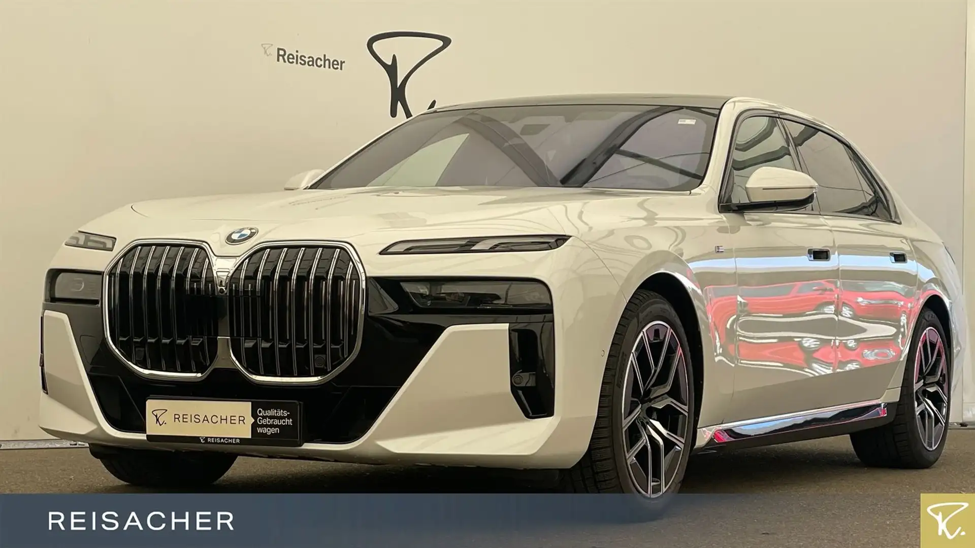 BMW 740 d A xDrive M-Sport,SkyLou,DAProf,Autom Bílá - 1