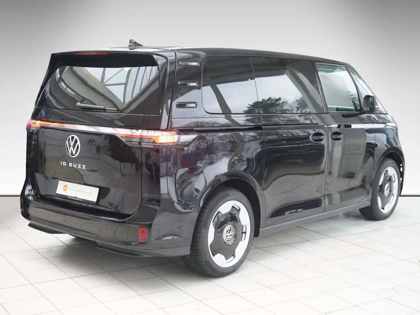 Volkswagen ID. Buzz Pro Motor: 150 kW (204 PS) 77 kWh Getriebe Černá - 2