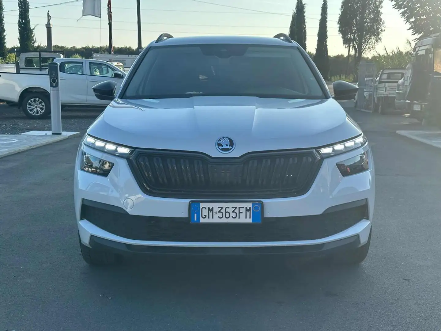 Skoda Kamiq 1.0 TSI 110 CV Black Dots Blanc - 2