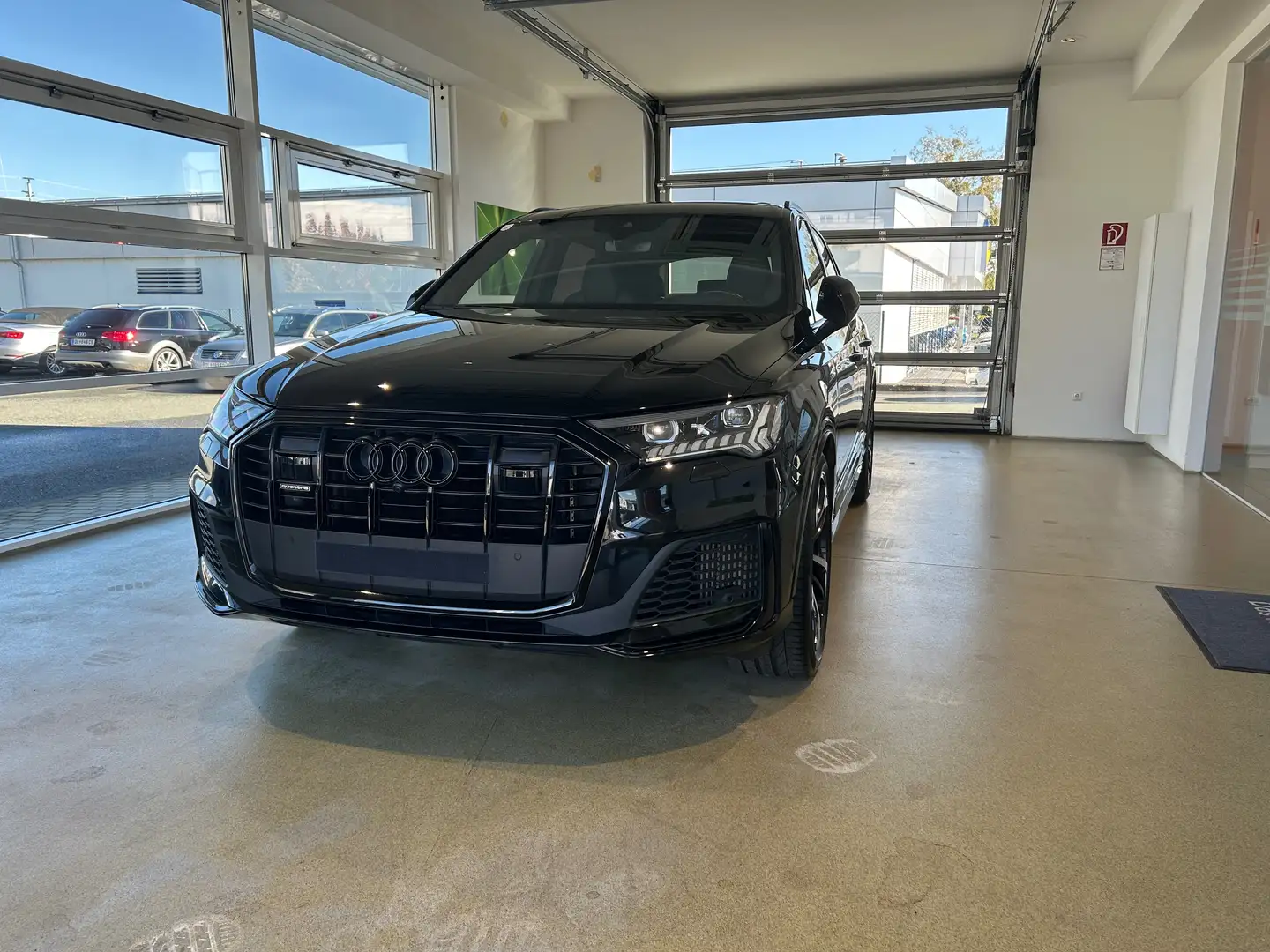 Audi Q7 Q7 60 TFSI S-line quattro S-line Schwarz - 1