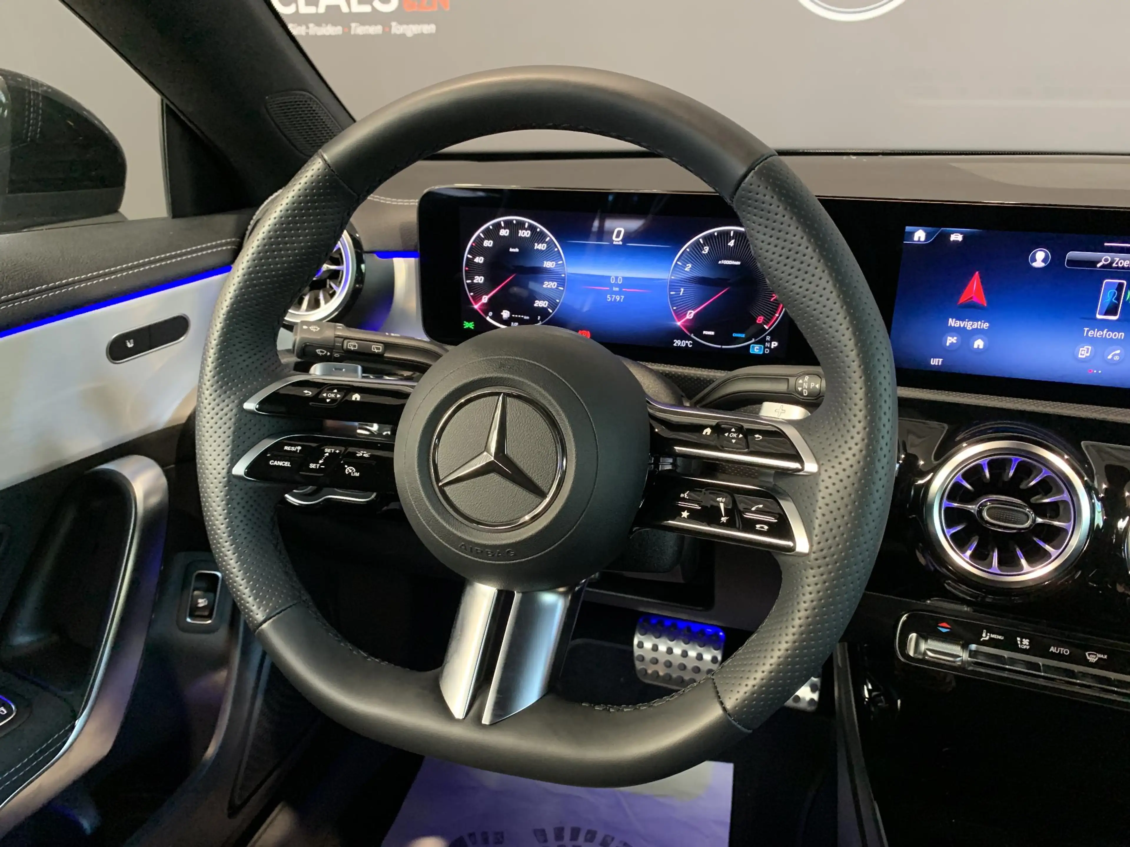 Mercedes-Benz CLA 200 Shooting Brake AMG Line - DOS 8831 — photo 12