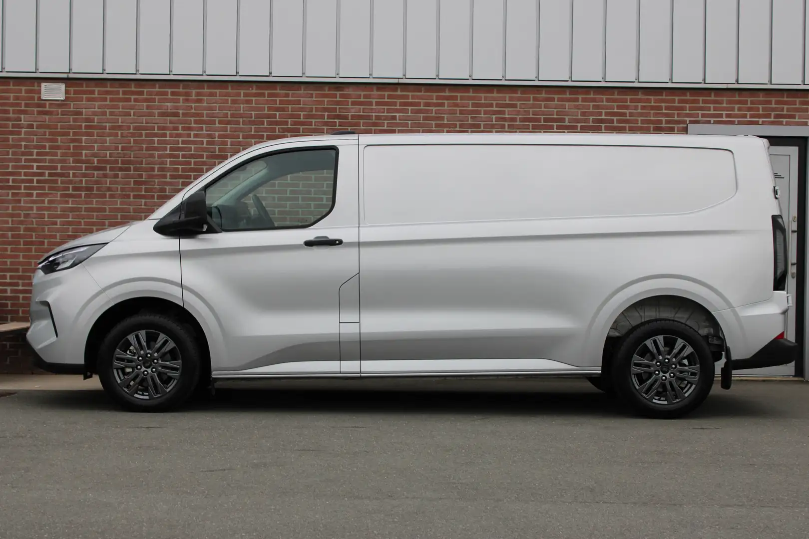 Ford Transit Custom 300 2.0 TDCI 136PK L2H1 Trend |17-INCH|LED|CAMERA| Argent - 2