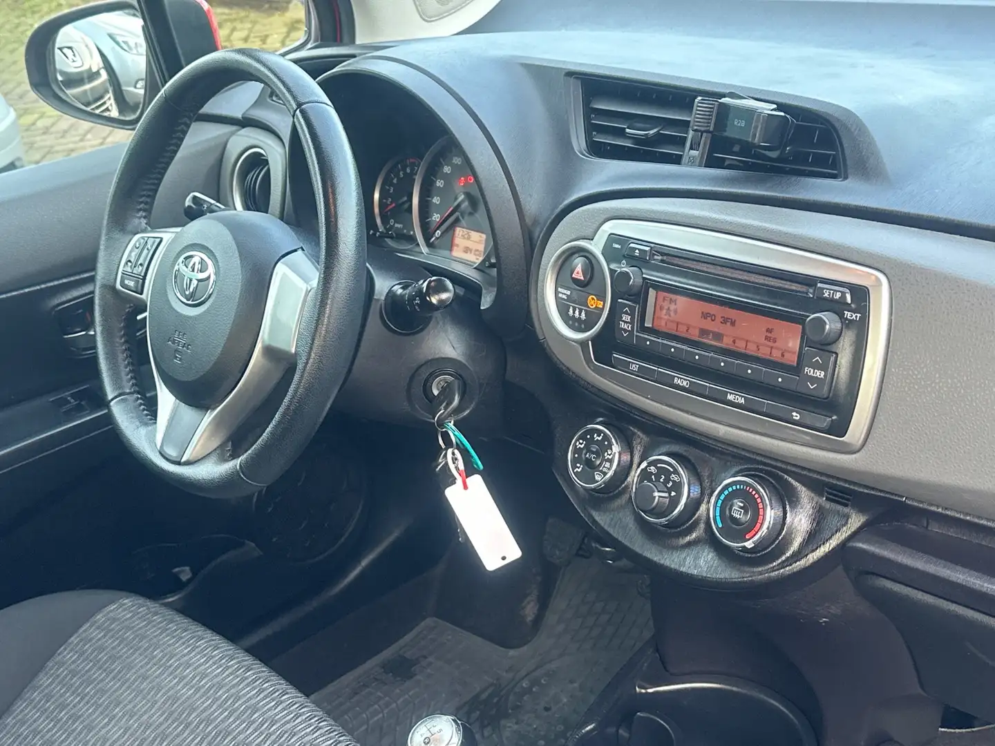 Toyota Yaris 1.0 VVT-i Comfort Airco Nieuwe Koppeling Nieuwe Ap Rood - 2