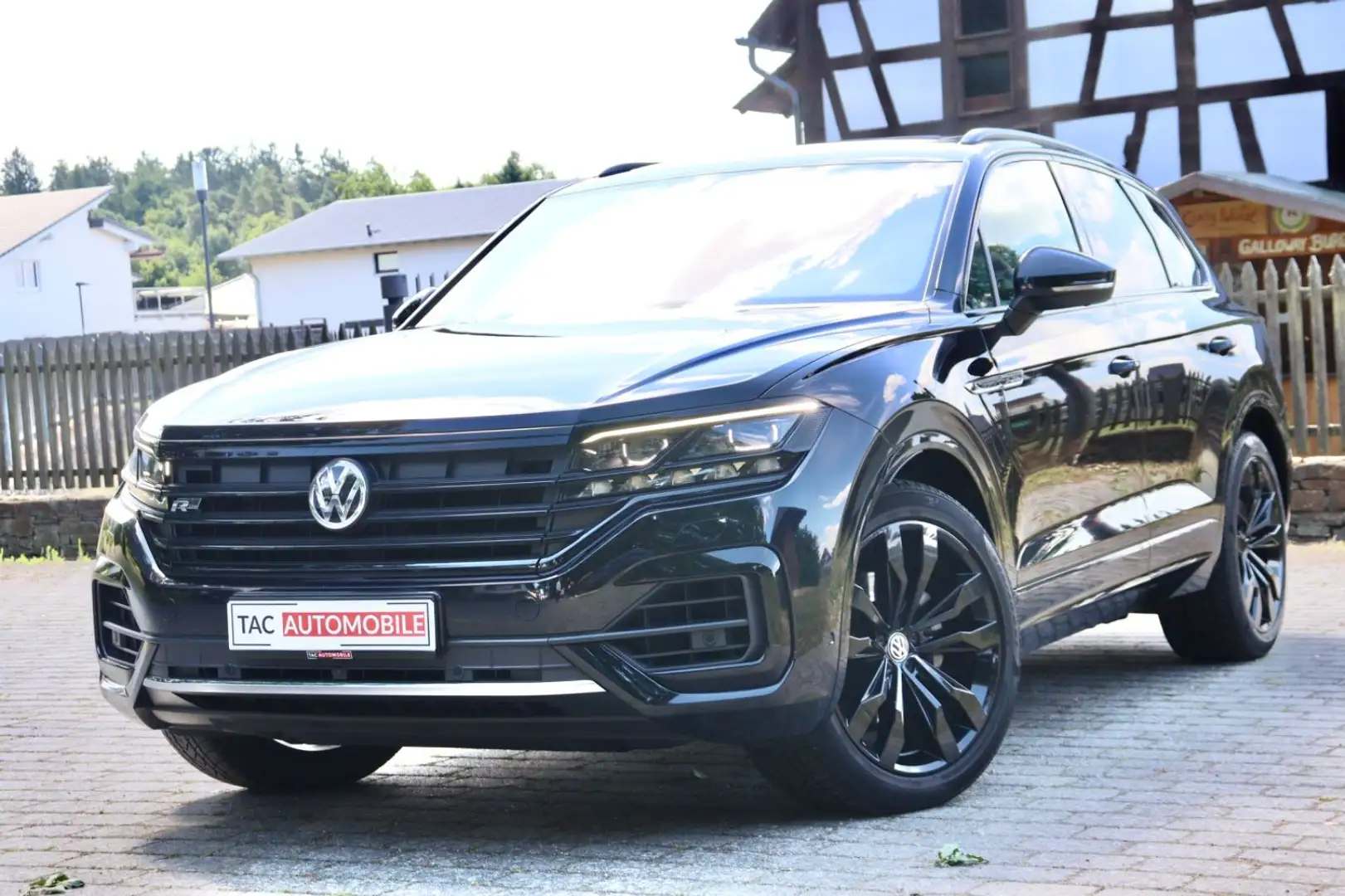 Volkswagen Touareg R-Line 4Mo IQ LUFT PANO HUD AHK STANDHEI Schwarz - 1