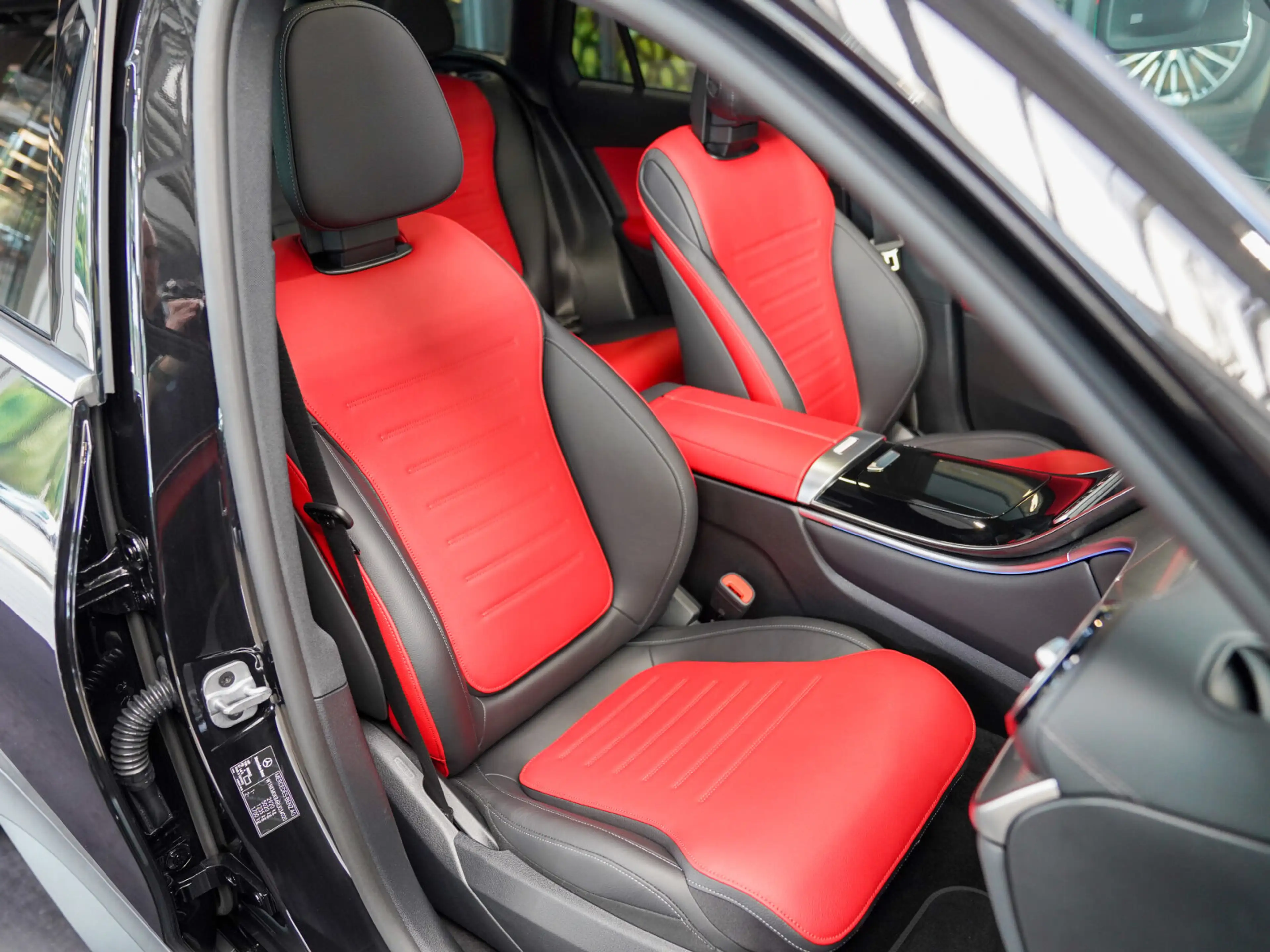 Mercedes-Benz GLC 300 de 4M AMG Line powerrot AIR NP: 102.778€ — photo 10
