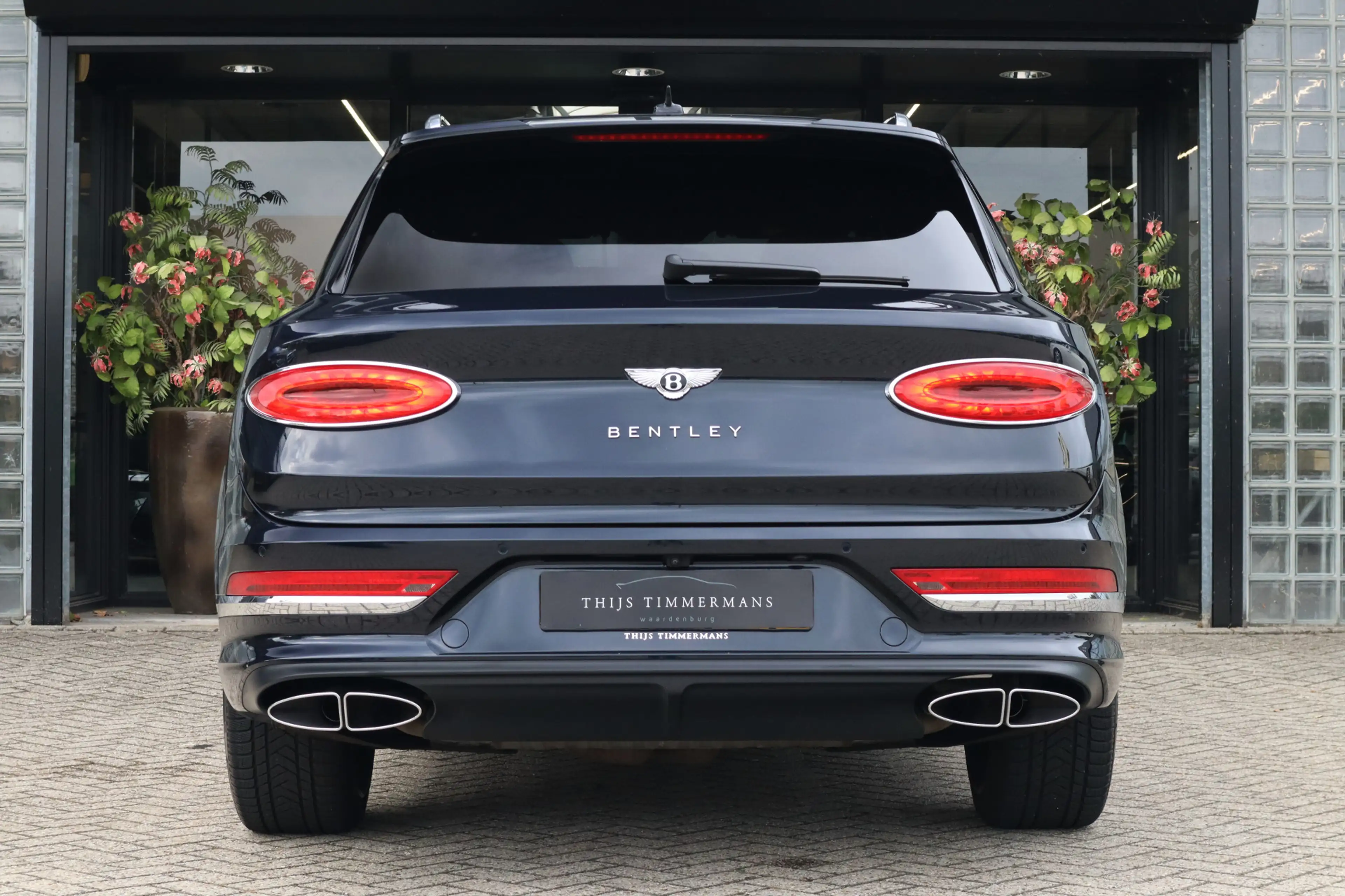 Bentley Bentayga 4.0 V8 Azure | Mulliner, Naim Audio, Massage, Nach — photo 4