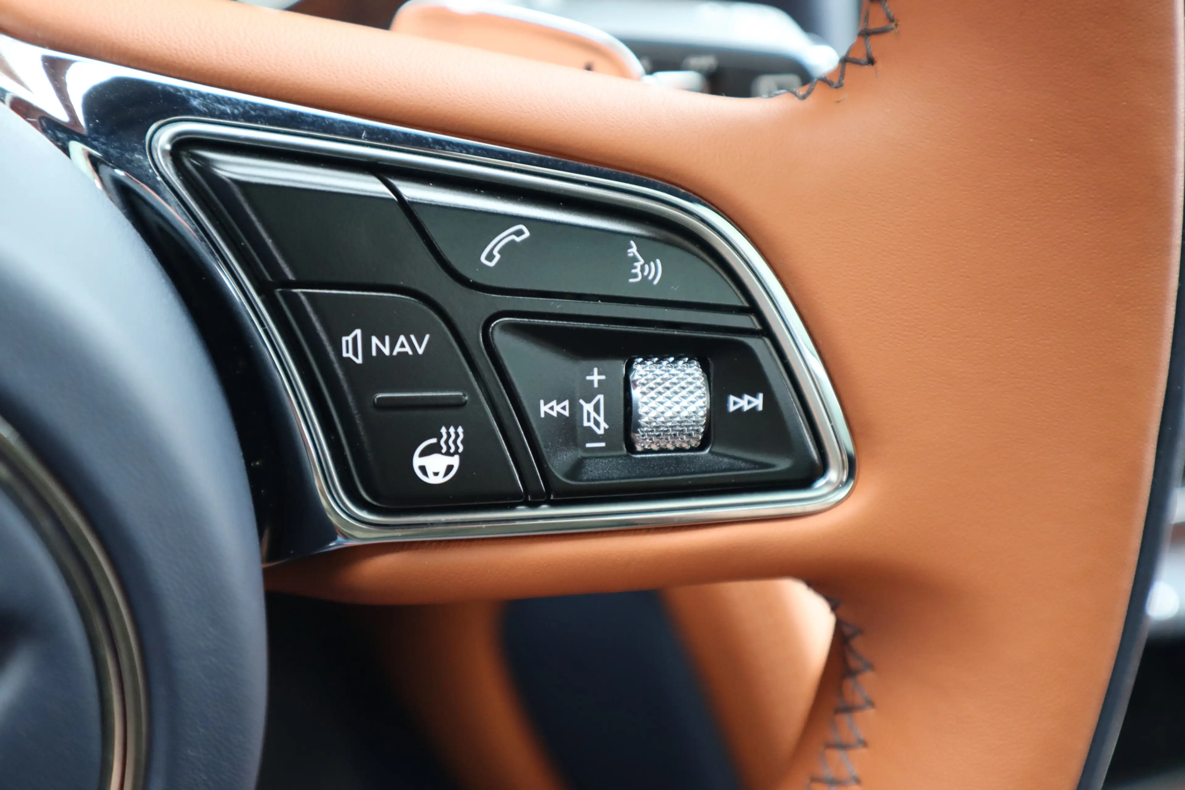 Bentley Bentayga 4.0 V8 Azure | Mulliner, Naim Audio, Massage, Nach — photo 31
