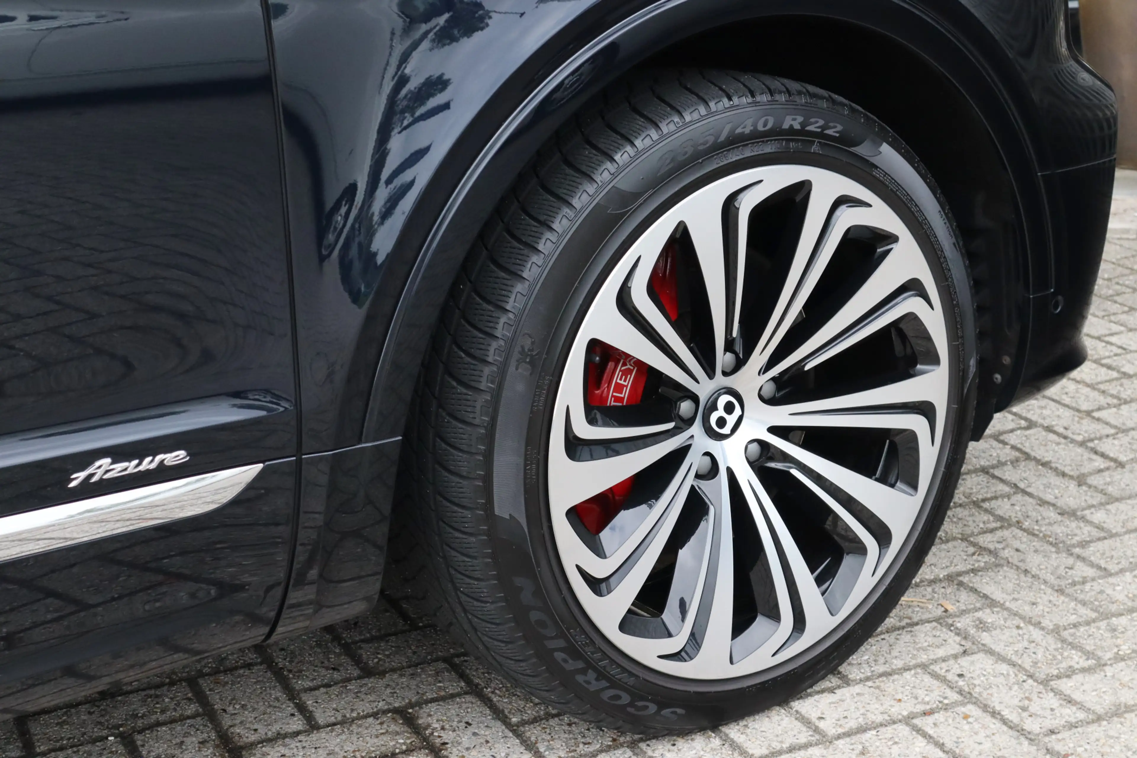 Bentley Bentayga 4.0 V8 Azure | Mulliner, Naim Audio, Massage, Nach — photo 8
