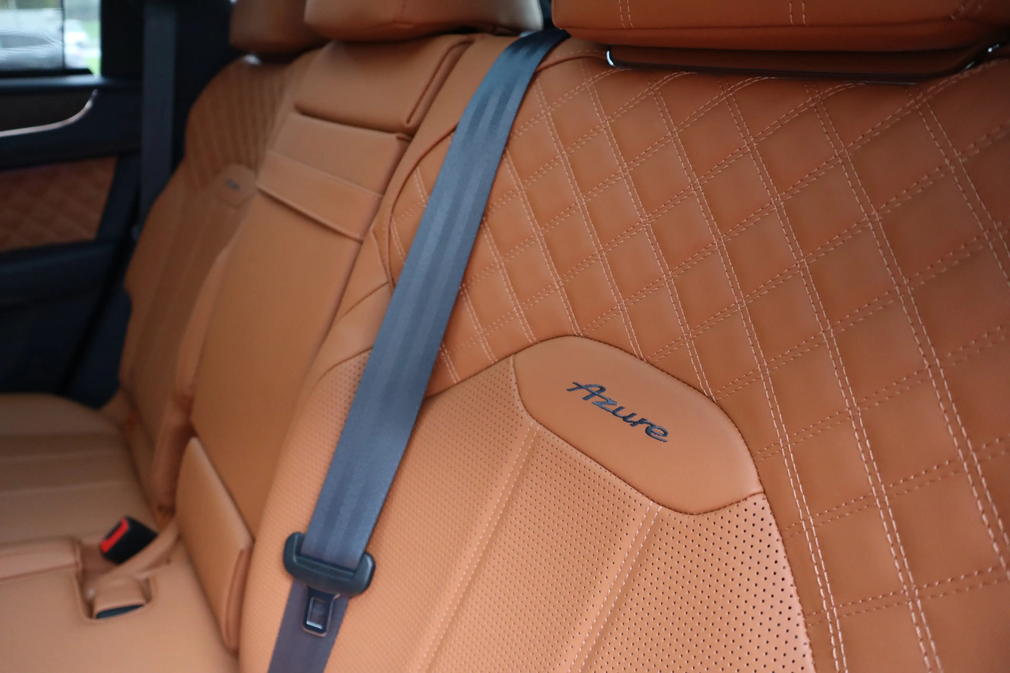 Bentley Bentayga 4.0 V8 Azure | Mulliner, Naim Audio, Massage, Nach — photo 22