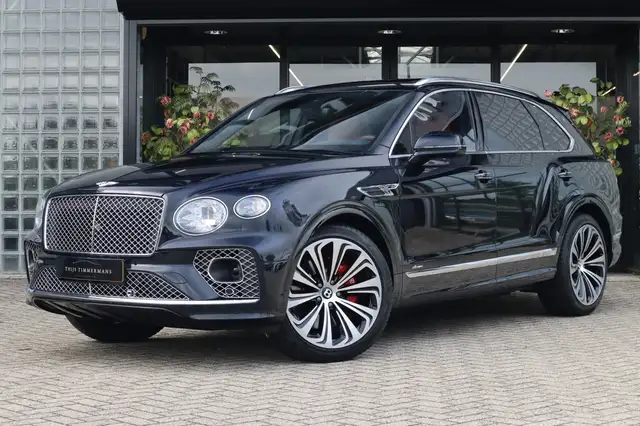 Bentley Bentayga 4.0 V8 Azure | Mulliner, Naim Audio, Massage, Nach