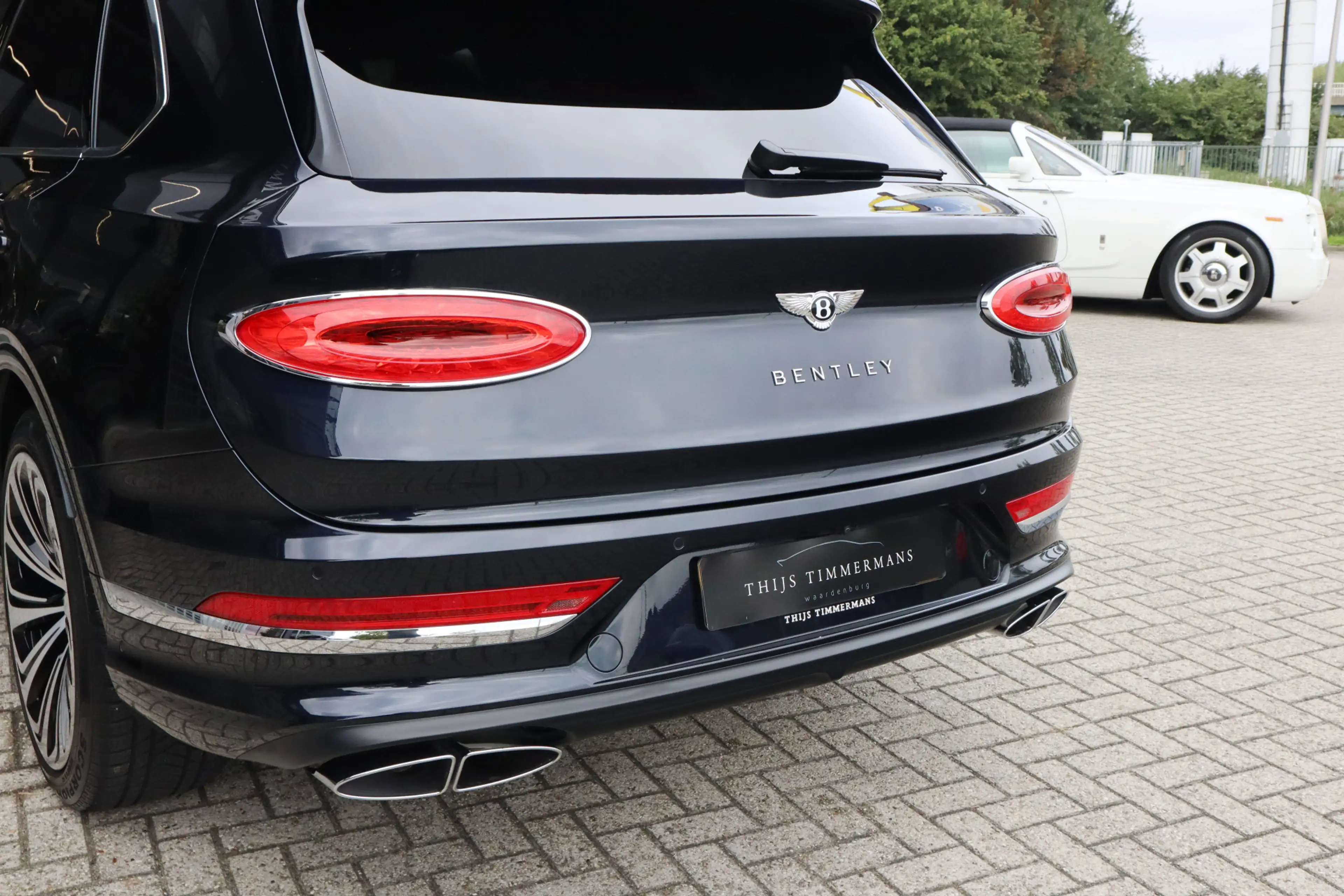 Bentley Bentayga 4.0 V8 Azure | Mulliner, Naim Audio, Massage, Nach — photo 6
