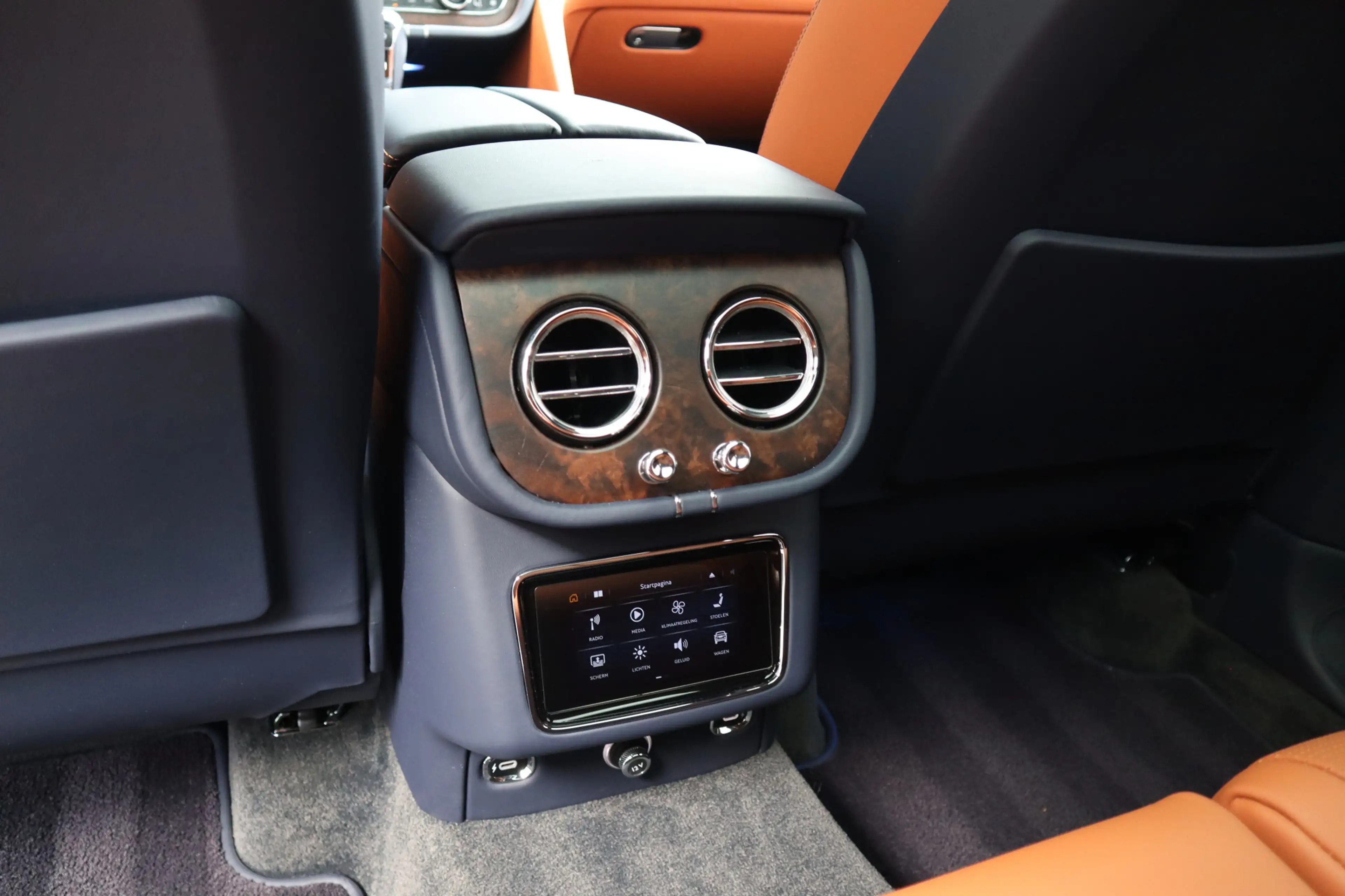 Bentley Bentayga 4.0 V8 Azure | Mulliner, Naim Audio, Massage, Nach — photo 20