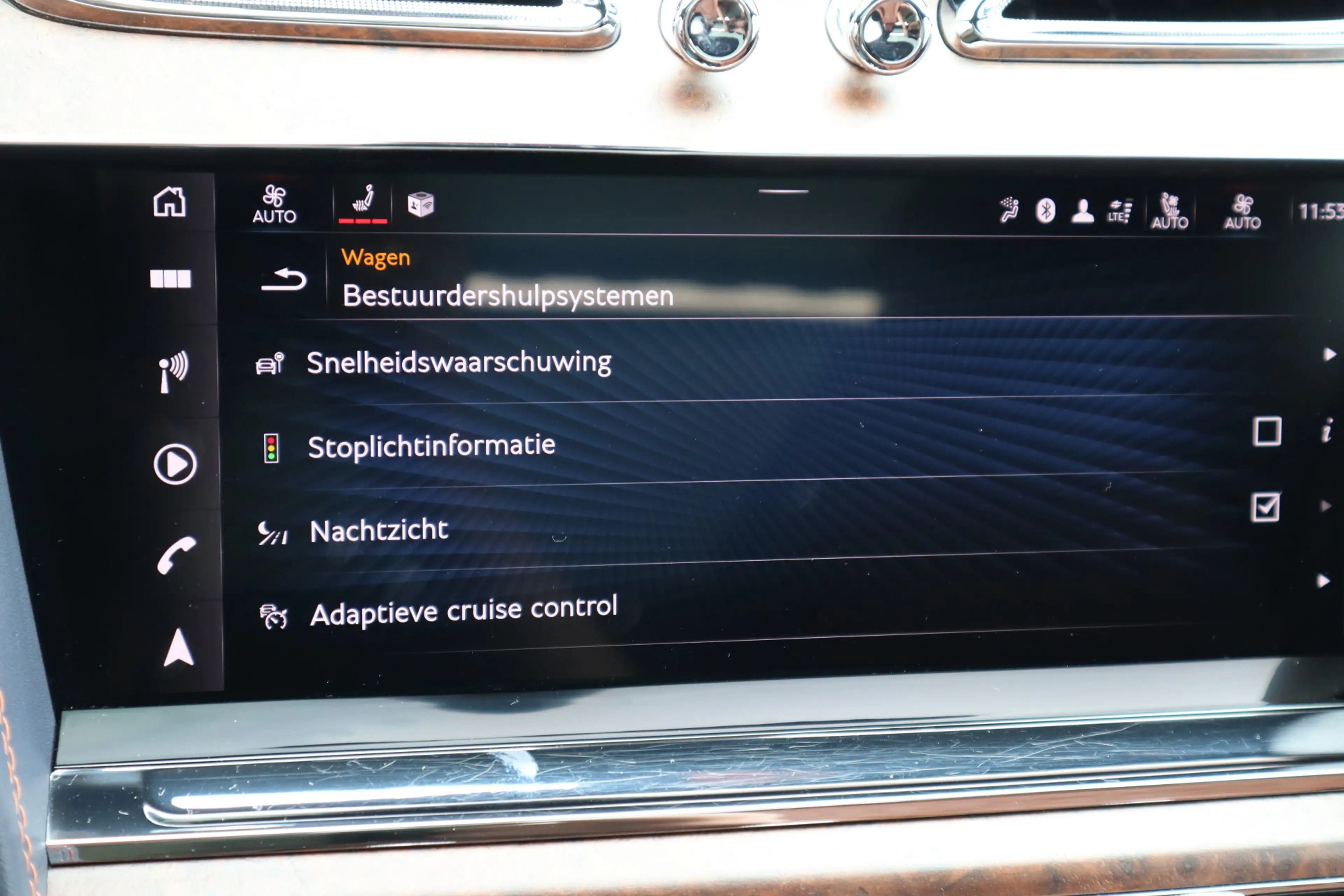 Bentley Bentayga 4.0 V8 Azure | Mulliner, Naim Audio, Massage, Nach — photo 33