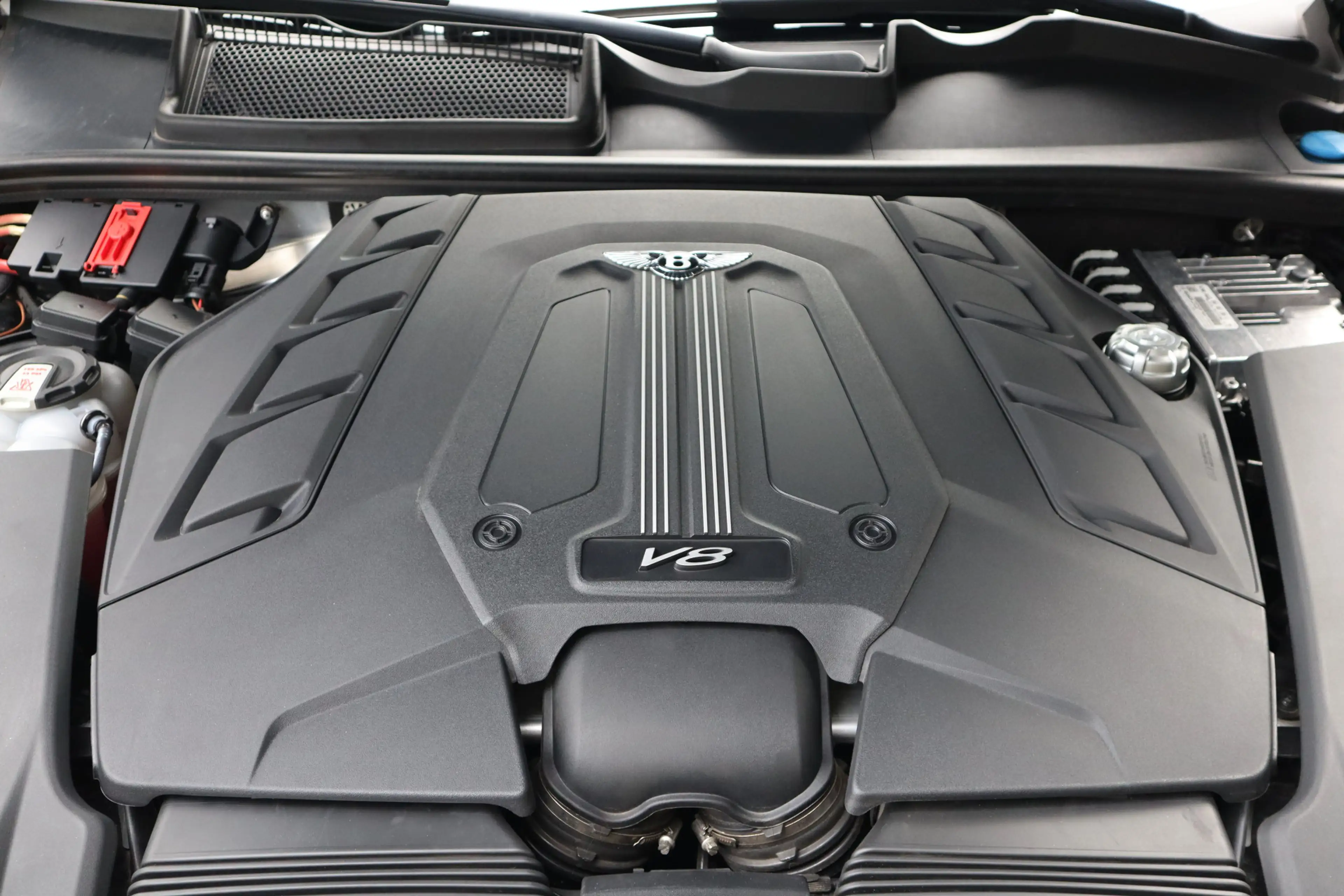 Bentley Bentayga 4.0 V8 Azure | Mulliner, Naim Audio, Massage, Nach — photo 27