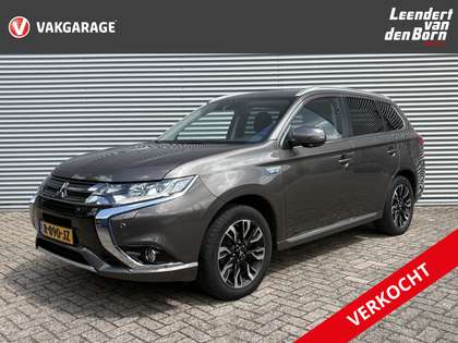Mitsubishi Outlander 2.0 PHEV Prestige+ AUTOMAAT | Trekhaak | Navigatie