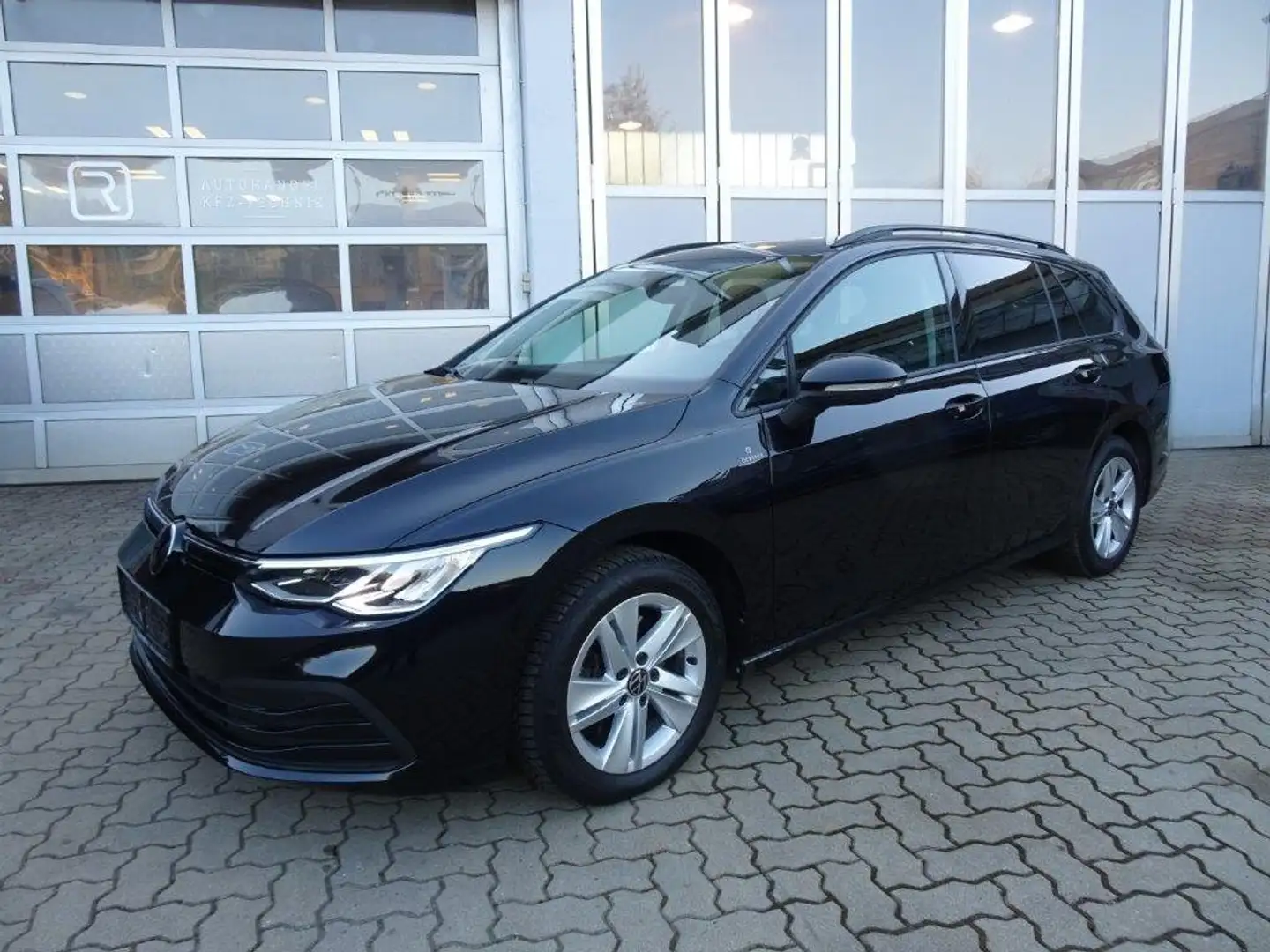 Volkswagen Golf Variant 2,0 TDI Life DSG Schwarz - 1