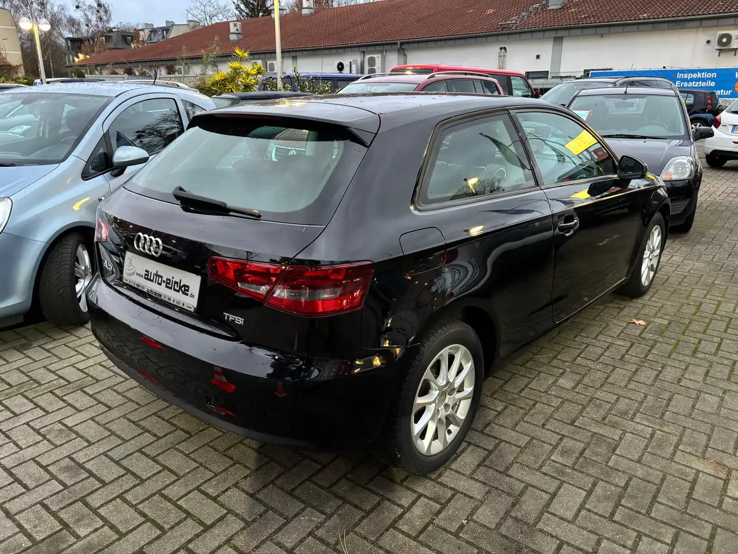 Audi A3 1.4 TFSI Attraction Schwarz - 2