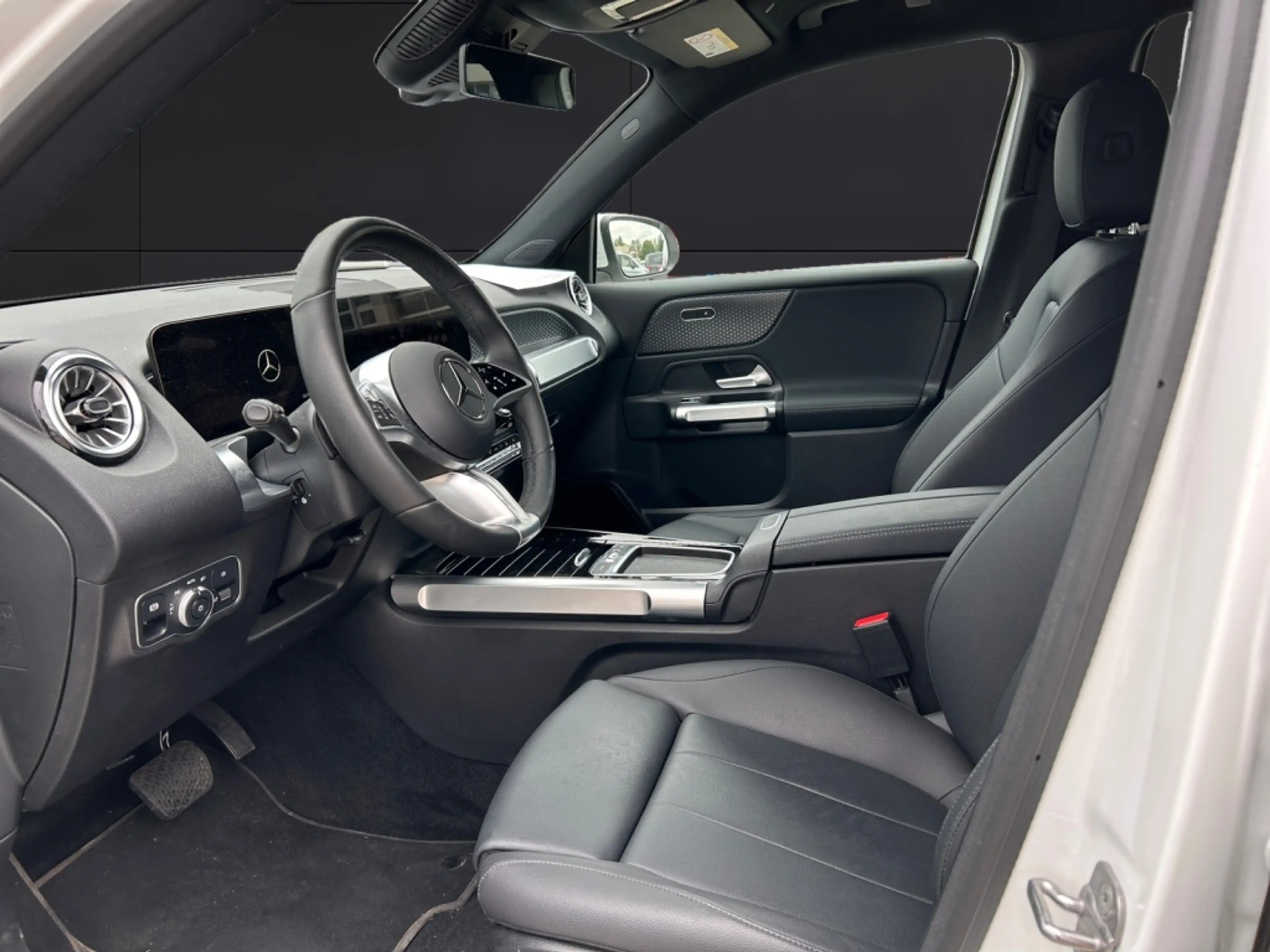 Mercedes-Benz EQB 300 4MATIC Progressive Advanced Plus — photo 9