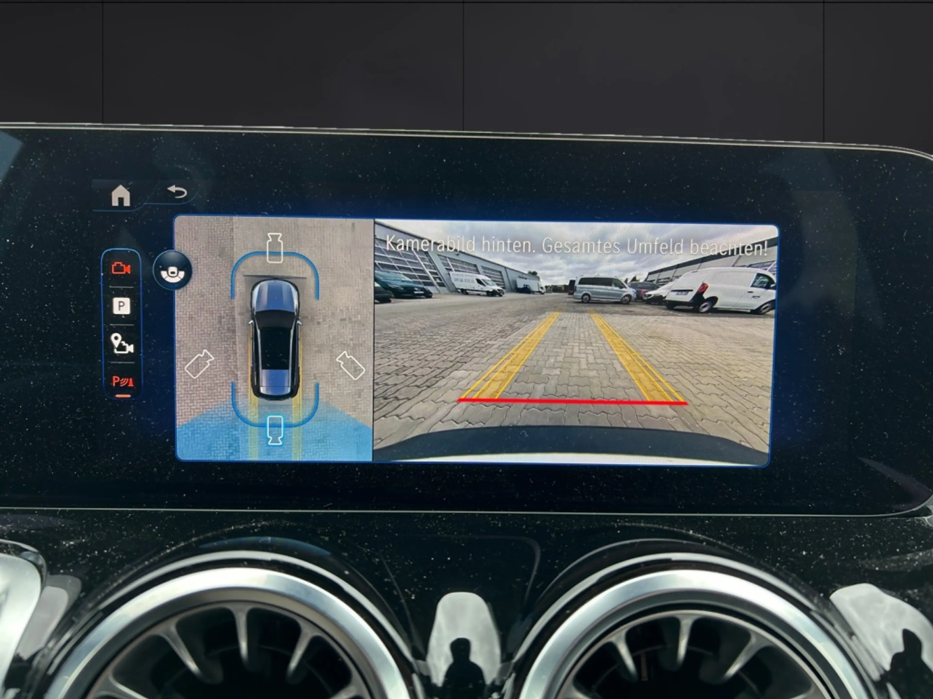 Mercedes-Benz EQB 300 4MATIC Progressive Advanced Plus — photo 12