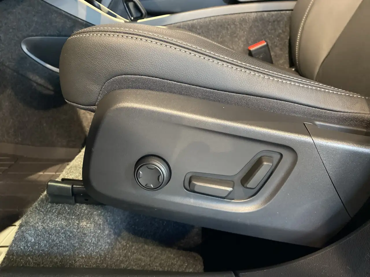 Volvo XC40 снимка Volvo XC40