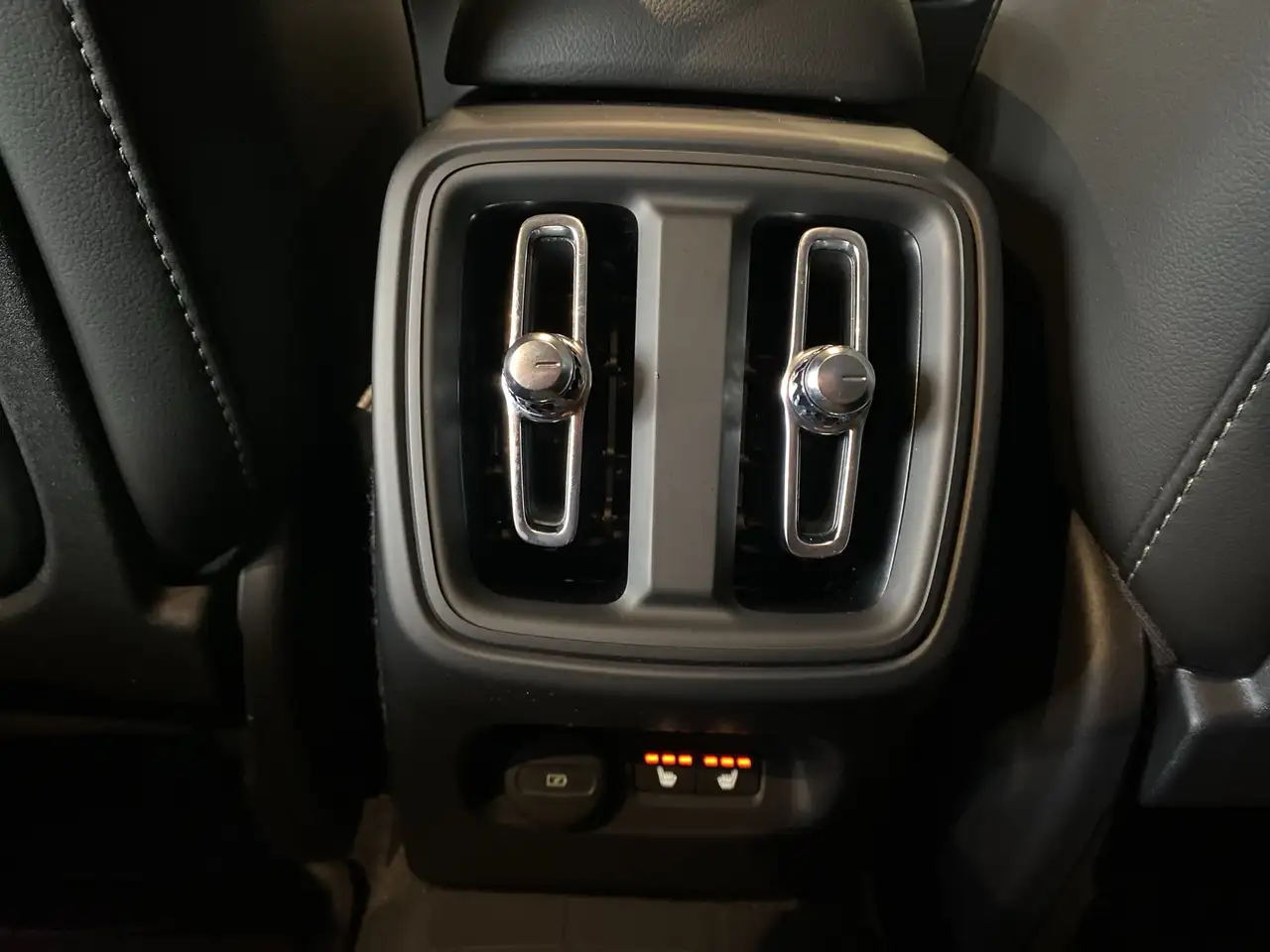 Volvo XC40 снимка Volvo XC40