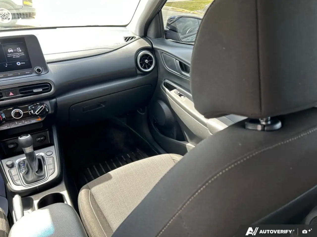 Hyundai KONA снимка Hyundai KONA