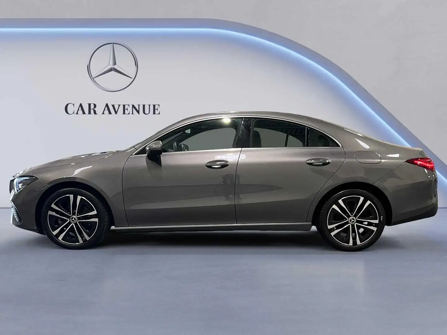 Mercedes-Benz CLA 180 Coupé Gris - 2