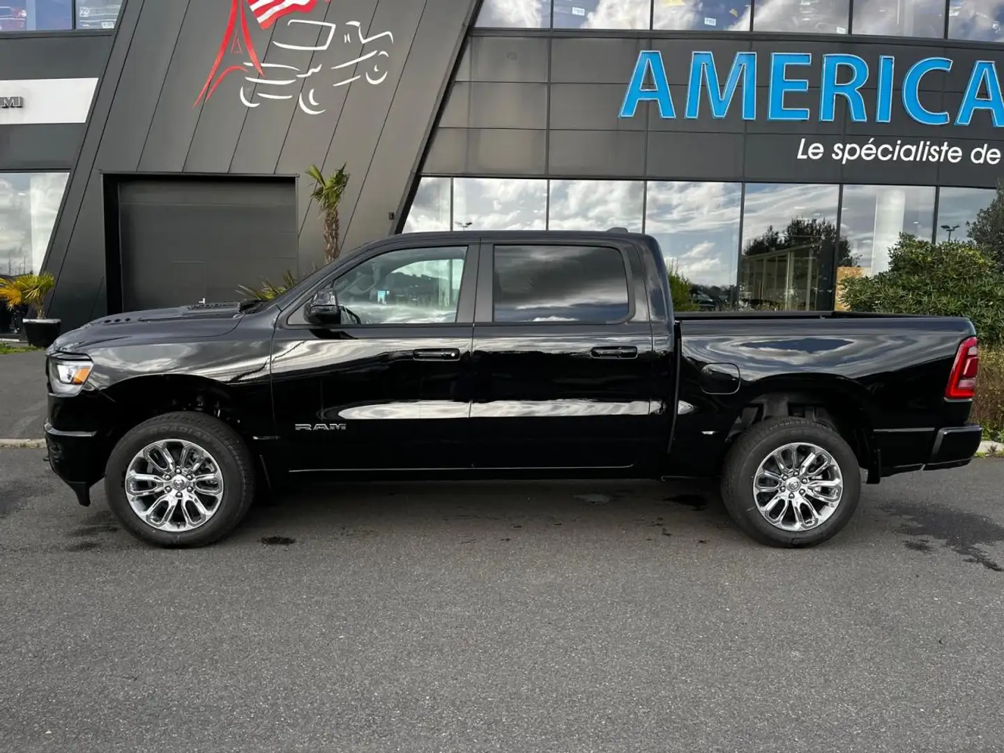 Dodge RAM 1500 CREW LARAMIE SPORT AIR Noir - 2