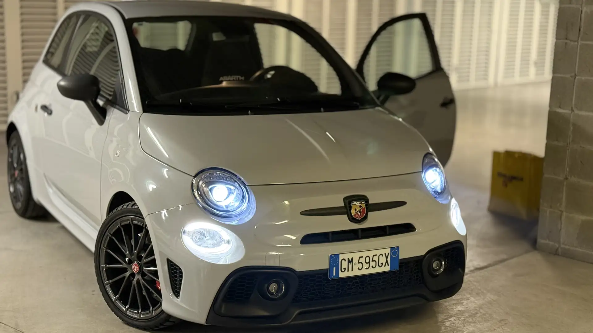 Abarth 695 1.4 t-jet Turismo 180cv auto - 1