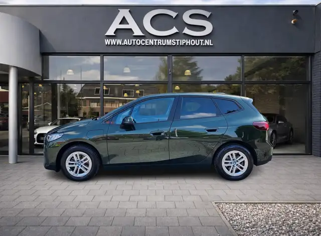 BMW 2 Series view 5