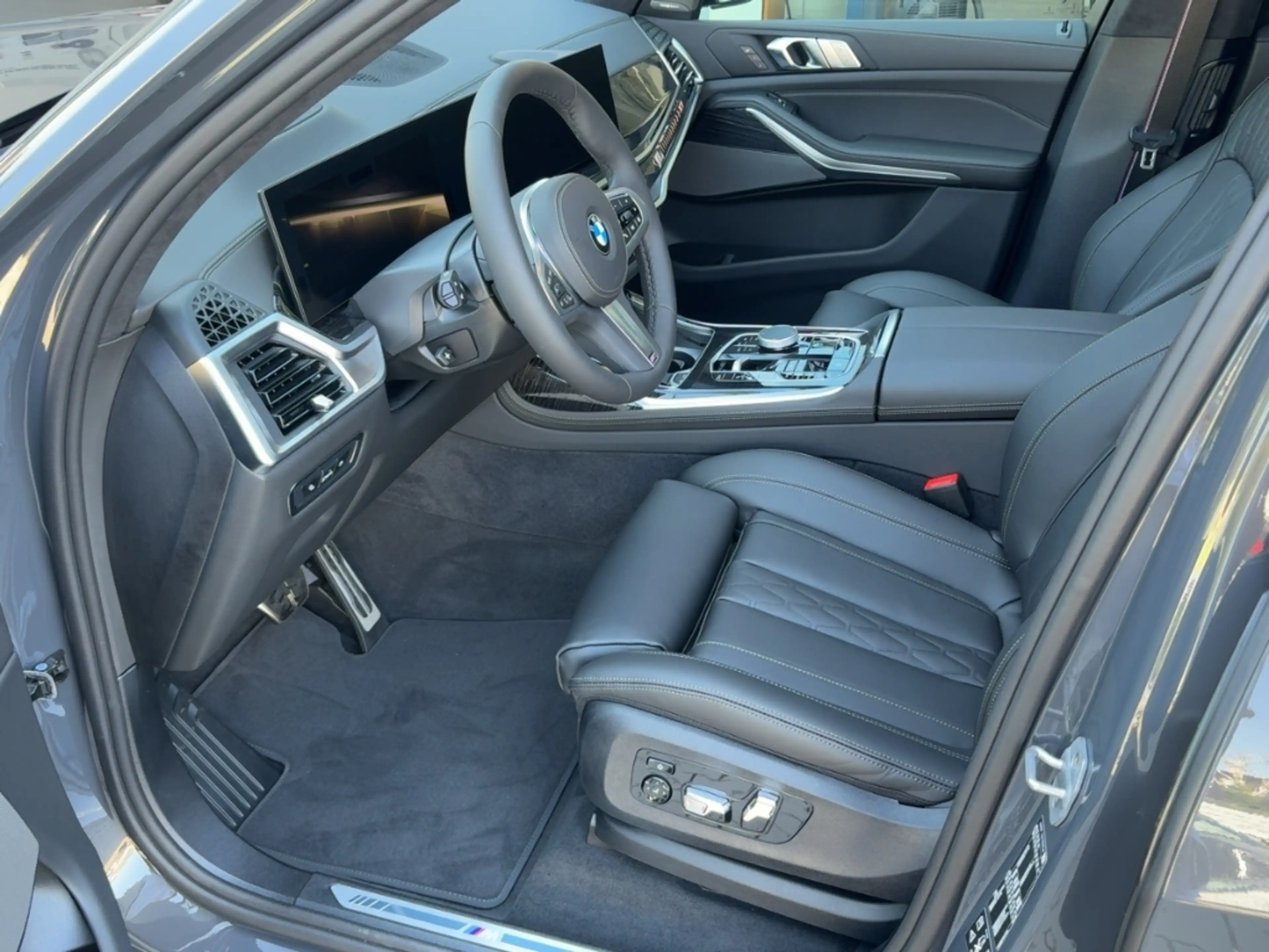 BMW X7 xDrive 40d Sportpaket HUD Luftfederung Niveau Stan — photo 6