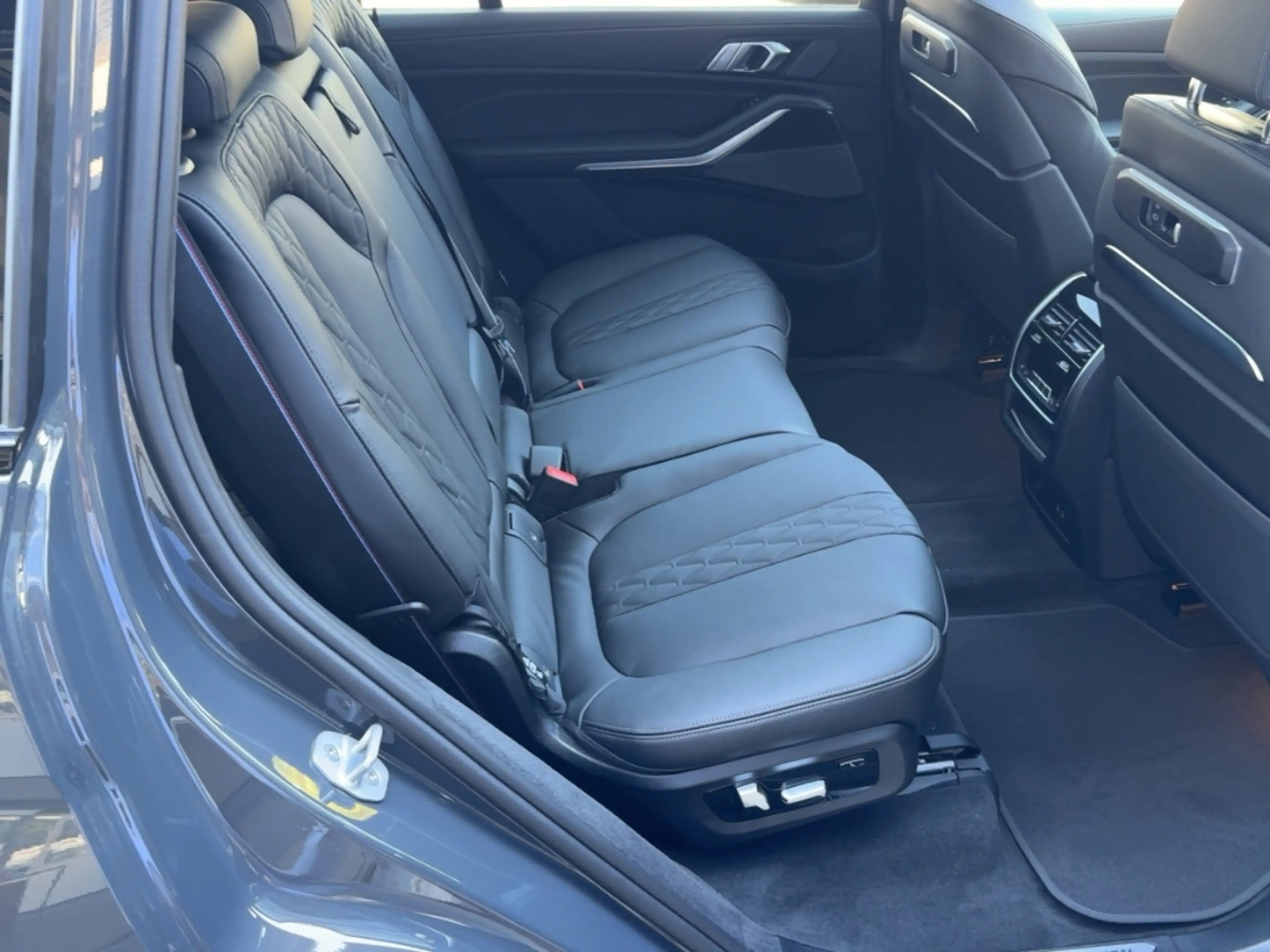 BMW X7 xDrive 40d Sportpaket HUD Luftfederung Niveau Stan — photo 7
