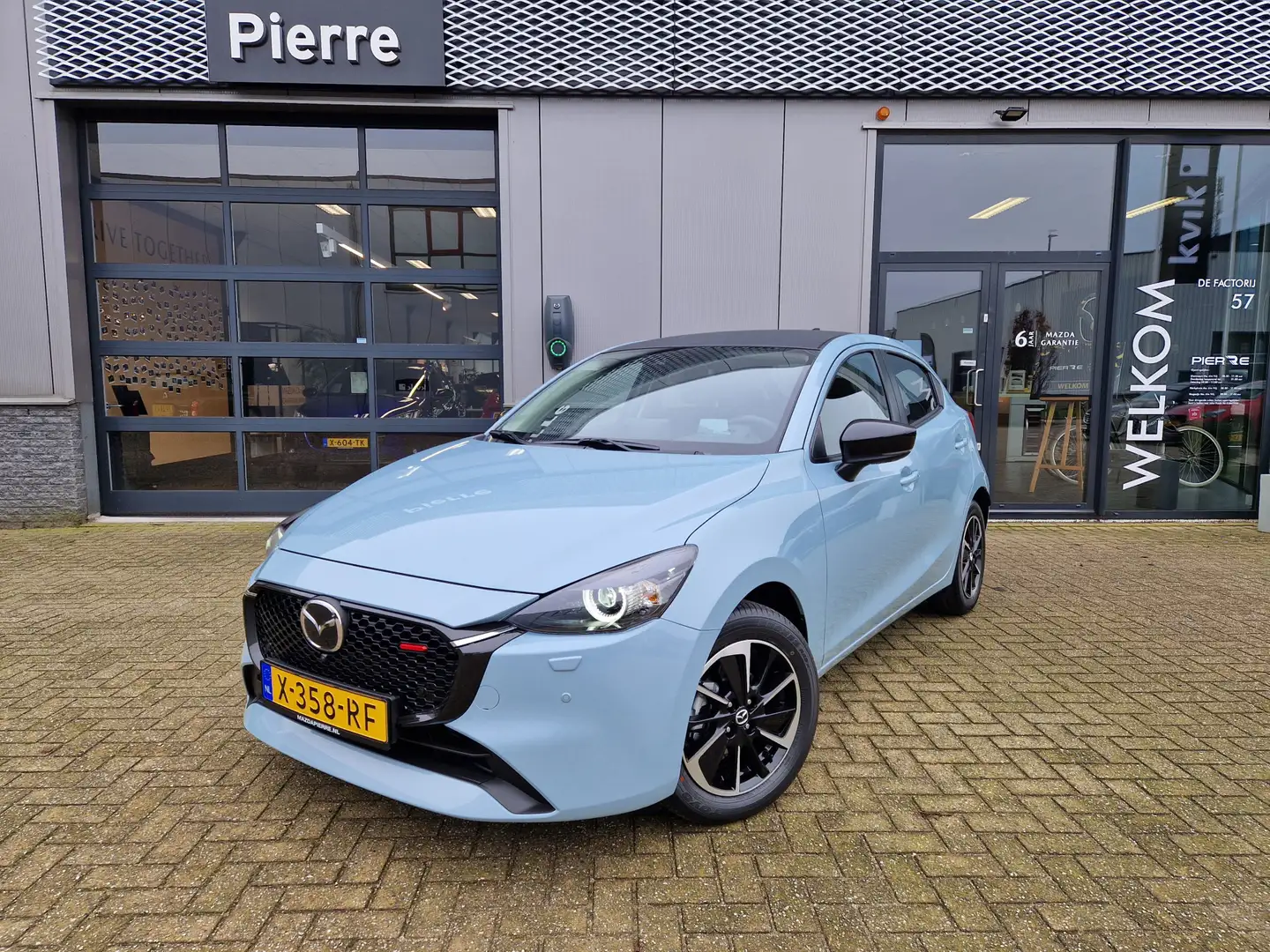 Mazda 2 1.5 e-SkyActiv-G 90 Homura Aka | VAN € 30.540 VOOR Albastru - 2