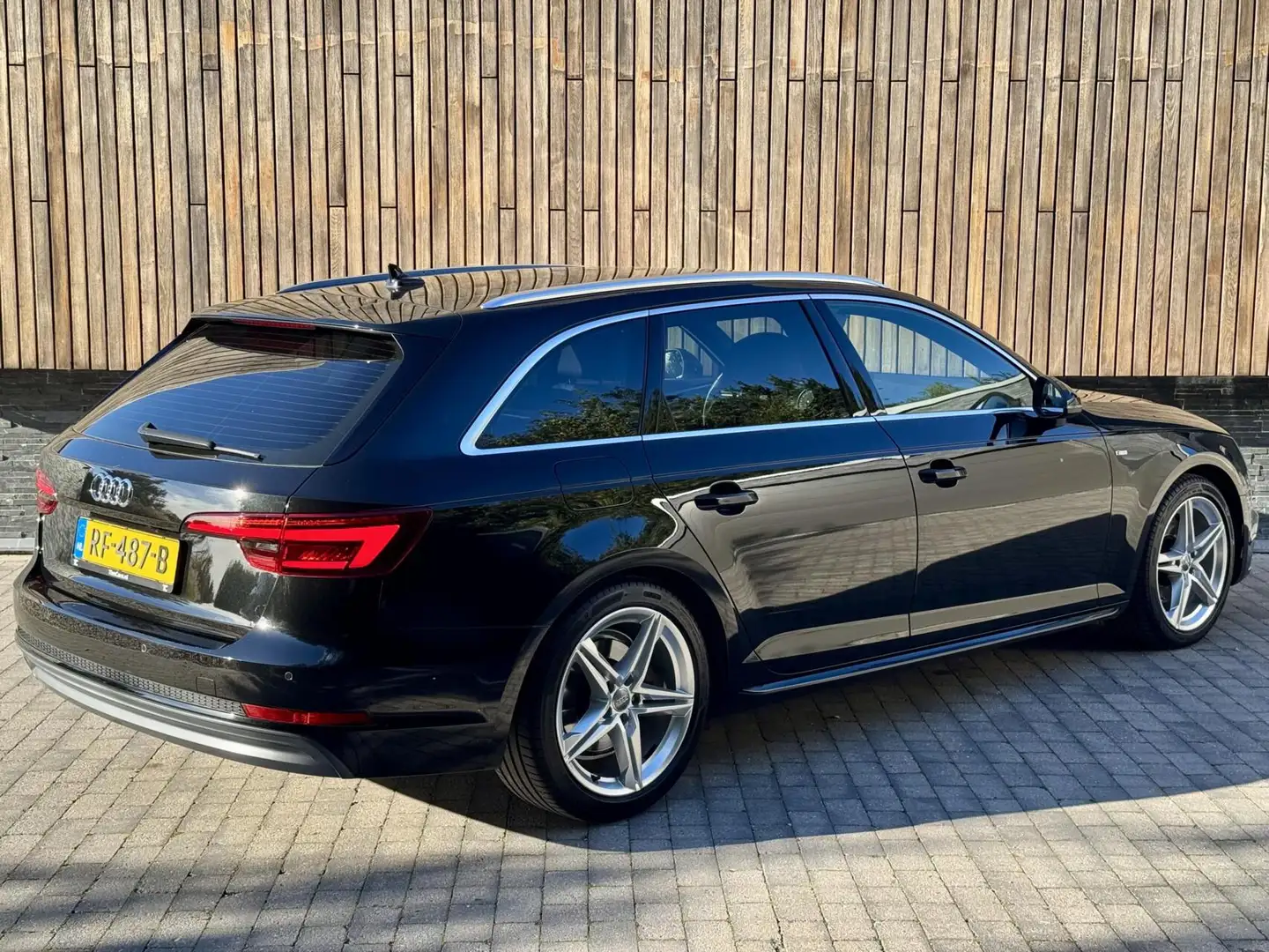 Audi A4 Avant 1.4 TFSI Sport S line edition Automaat | LED Schwarz - 2