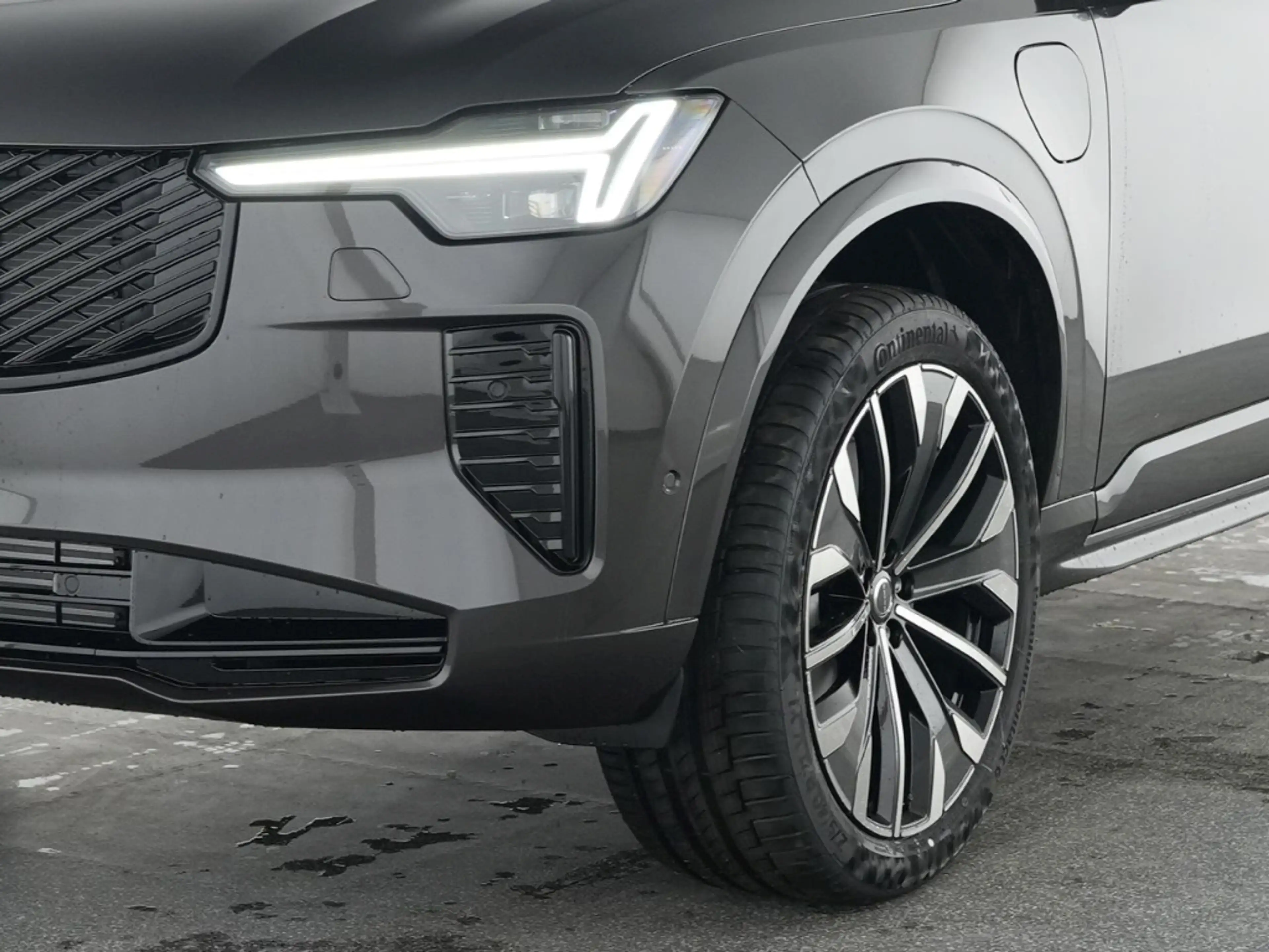 Volvo XC90 T8 AWD Plus Dark Recharge Plug-In Hybrid 7-Sitzer — photo 11