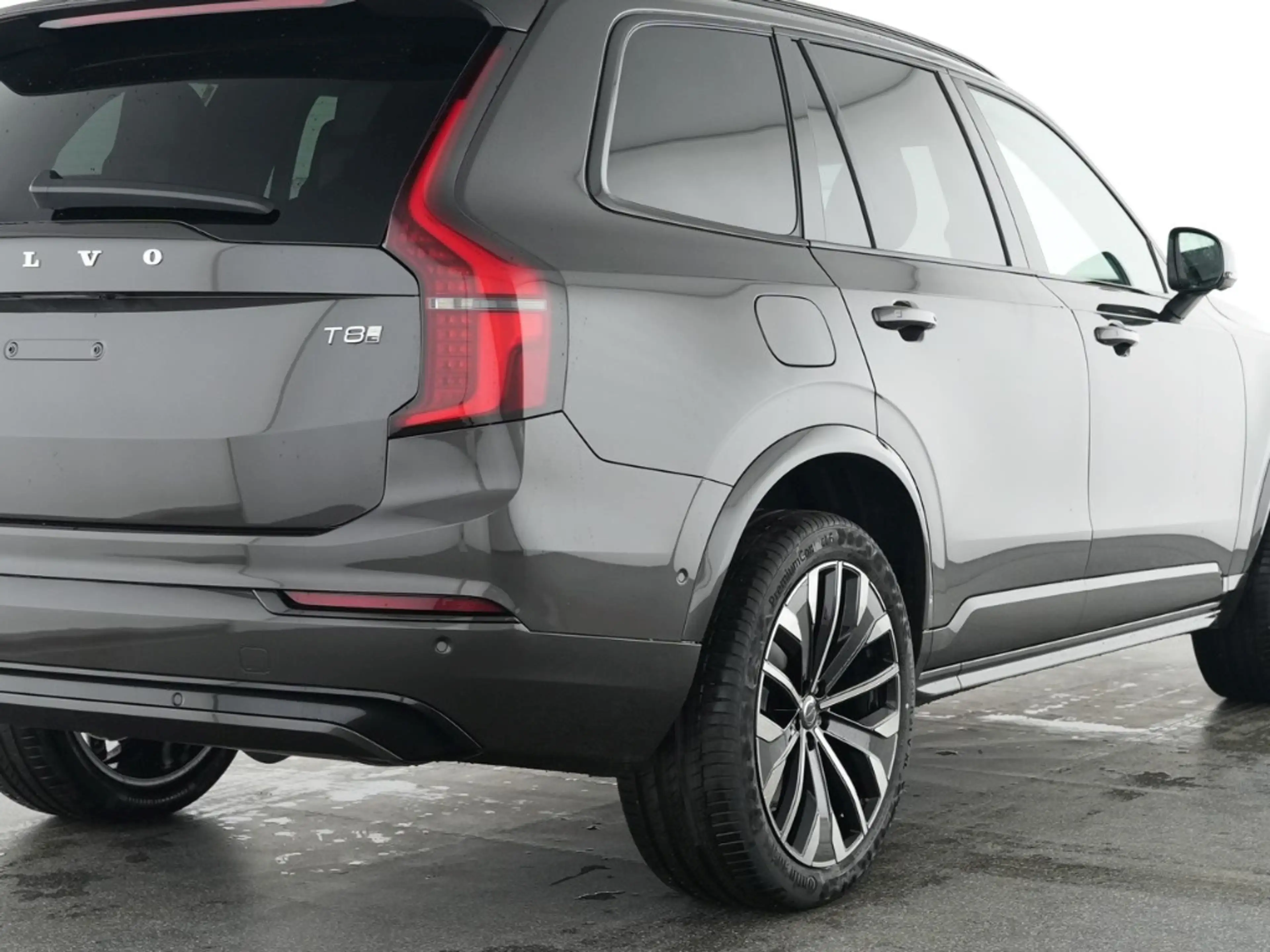 Volvo XC90 T8 AWD Plus Dark Recharge Plug-In Hybrid 7-Sitzer — photo 12