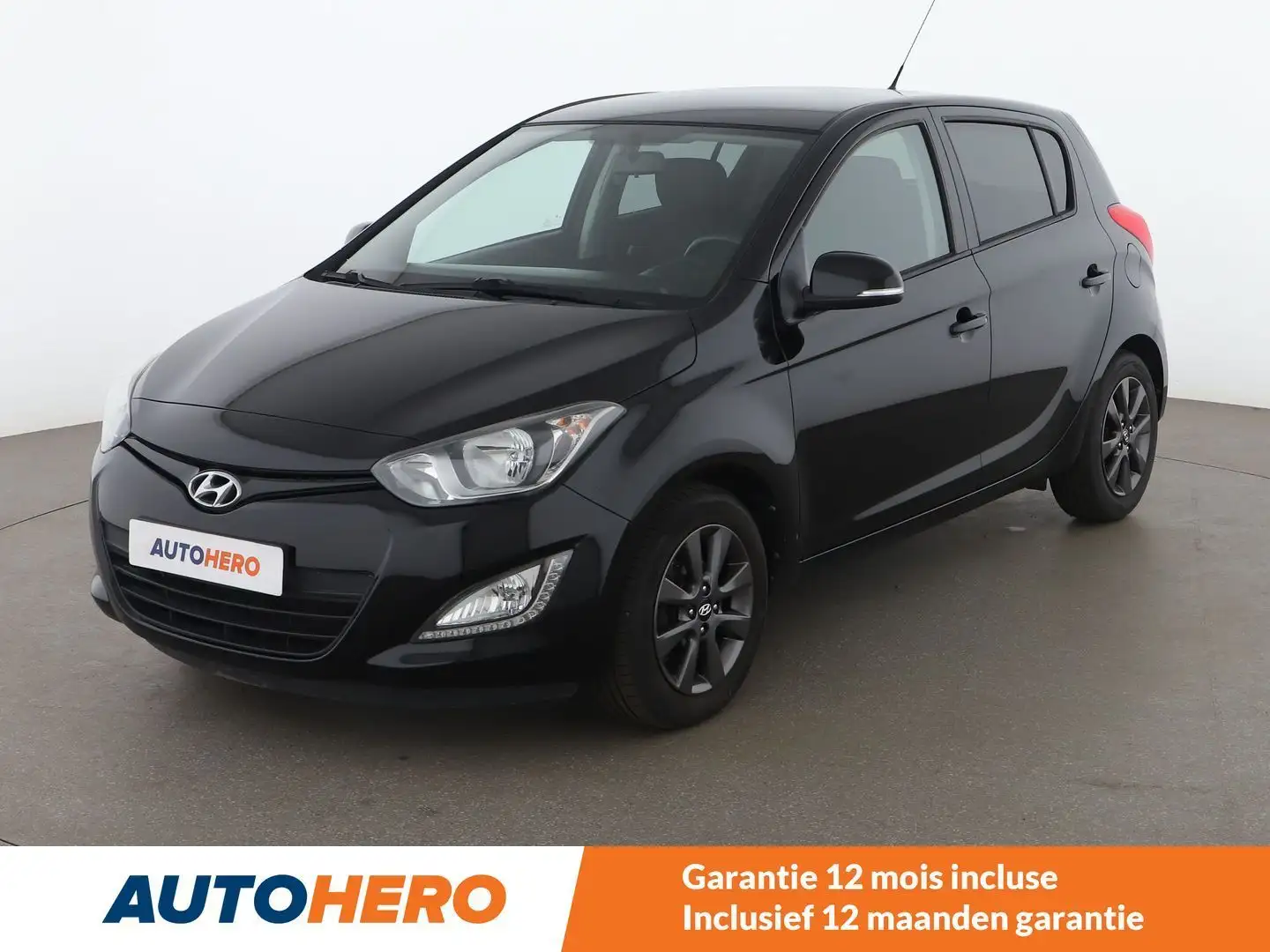 Hyundai i20 1.2 Classic Zwart - 1
