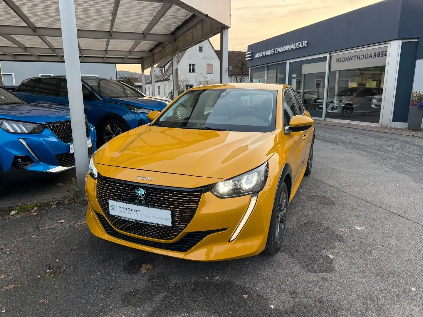 Peugeot 208 Elektromotor 136 Active Pack;OBC,EPH, Gelb - 1