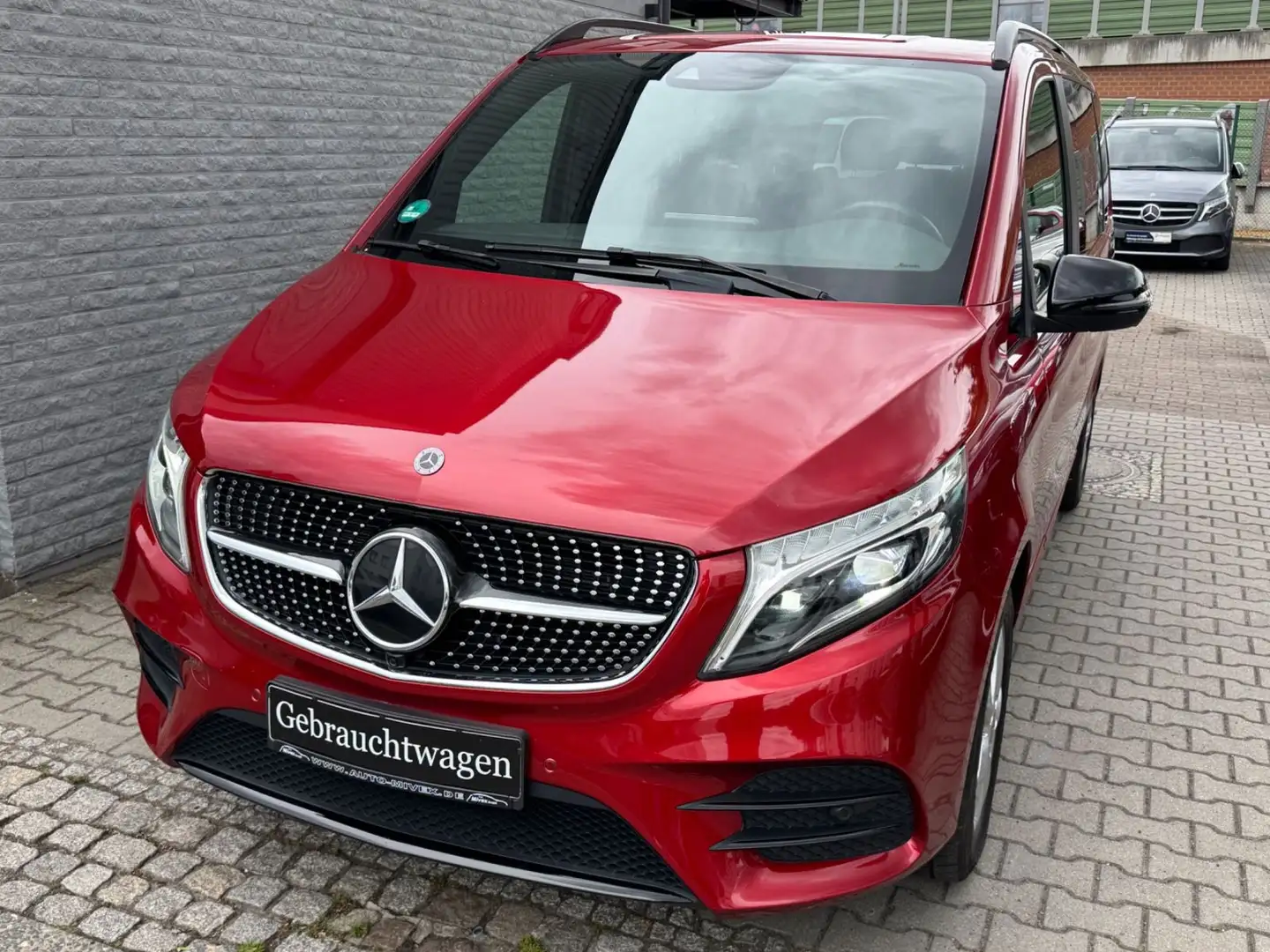 Mercedes-Benz V 300 d 4MATIC EDITION AMG LINE AIRMATIC 1.HAND Rouge - 2