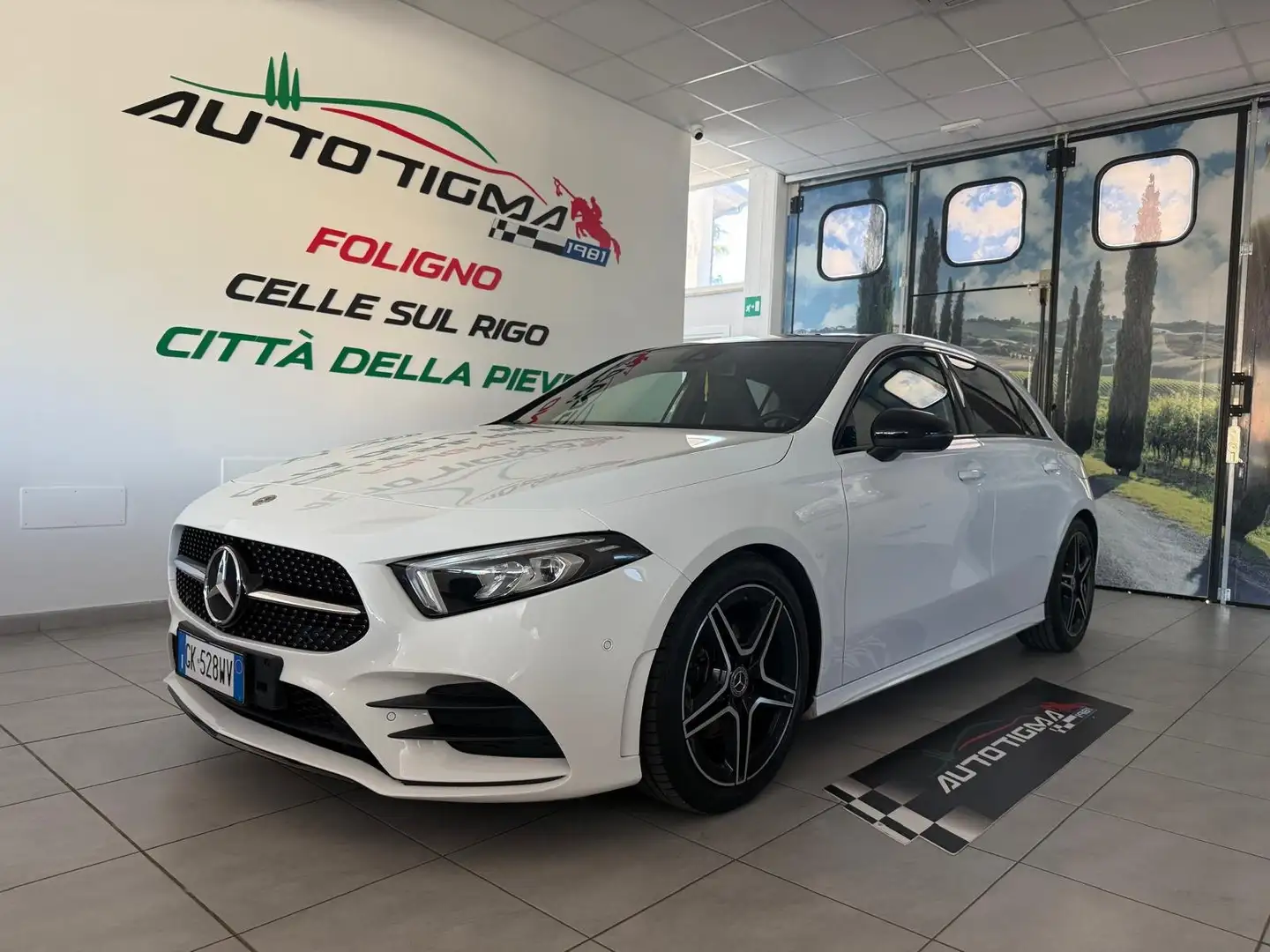 Mercedes-Benz A 180 Classe A180 -  Premium - AMG Wit - 1