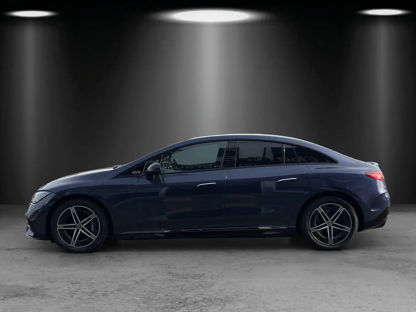 Mercedes-Benz EQE 500 4M AMG Prem AIRMATIC Pano 22kw HYPER HAL Blau - 2