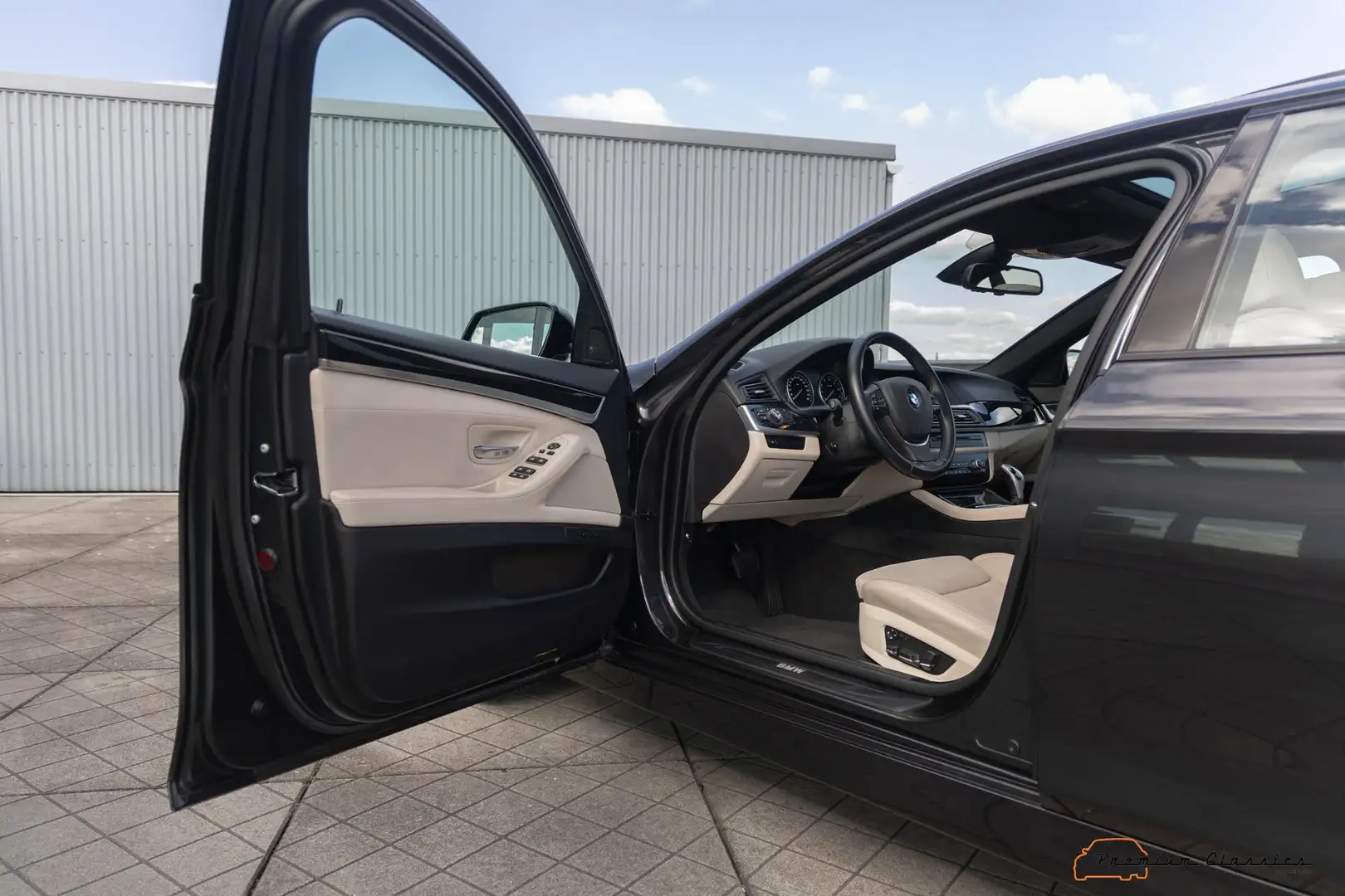 BMW 550 5-serie 550i High Executive | 78.000KM | Sunroof | Gri - 2