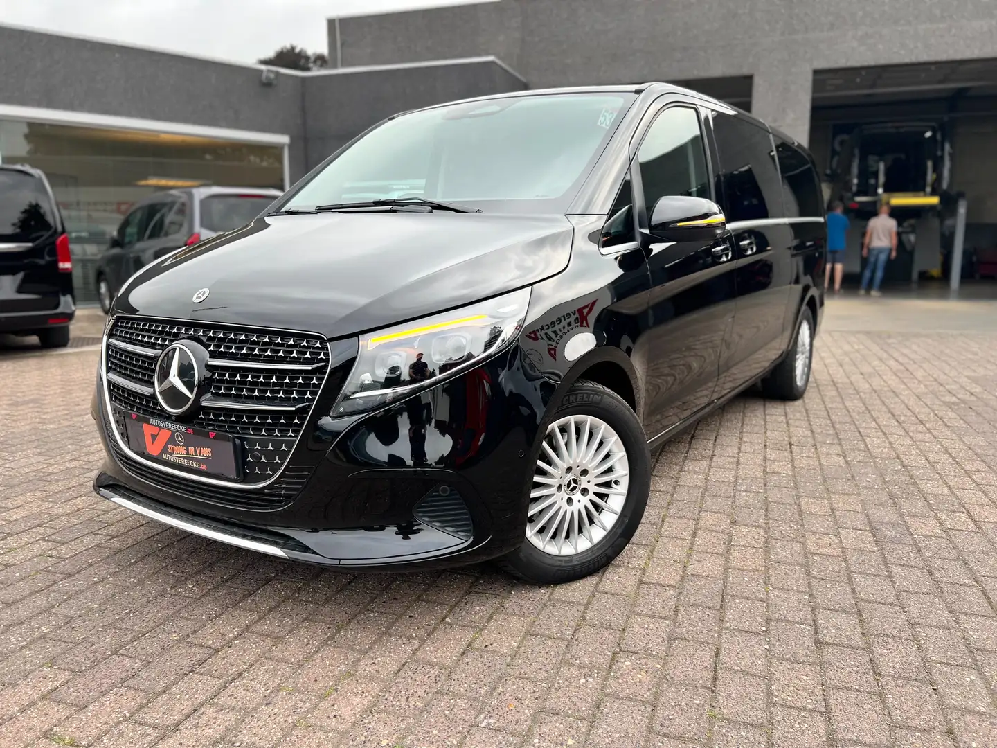 Mercedes-Benz V 300 L3 (63.500€ex) AVANTGARDE | 4 MATIC | 360camera Zwart - 2