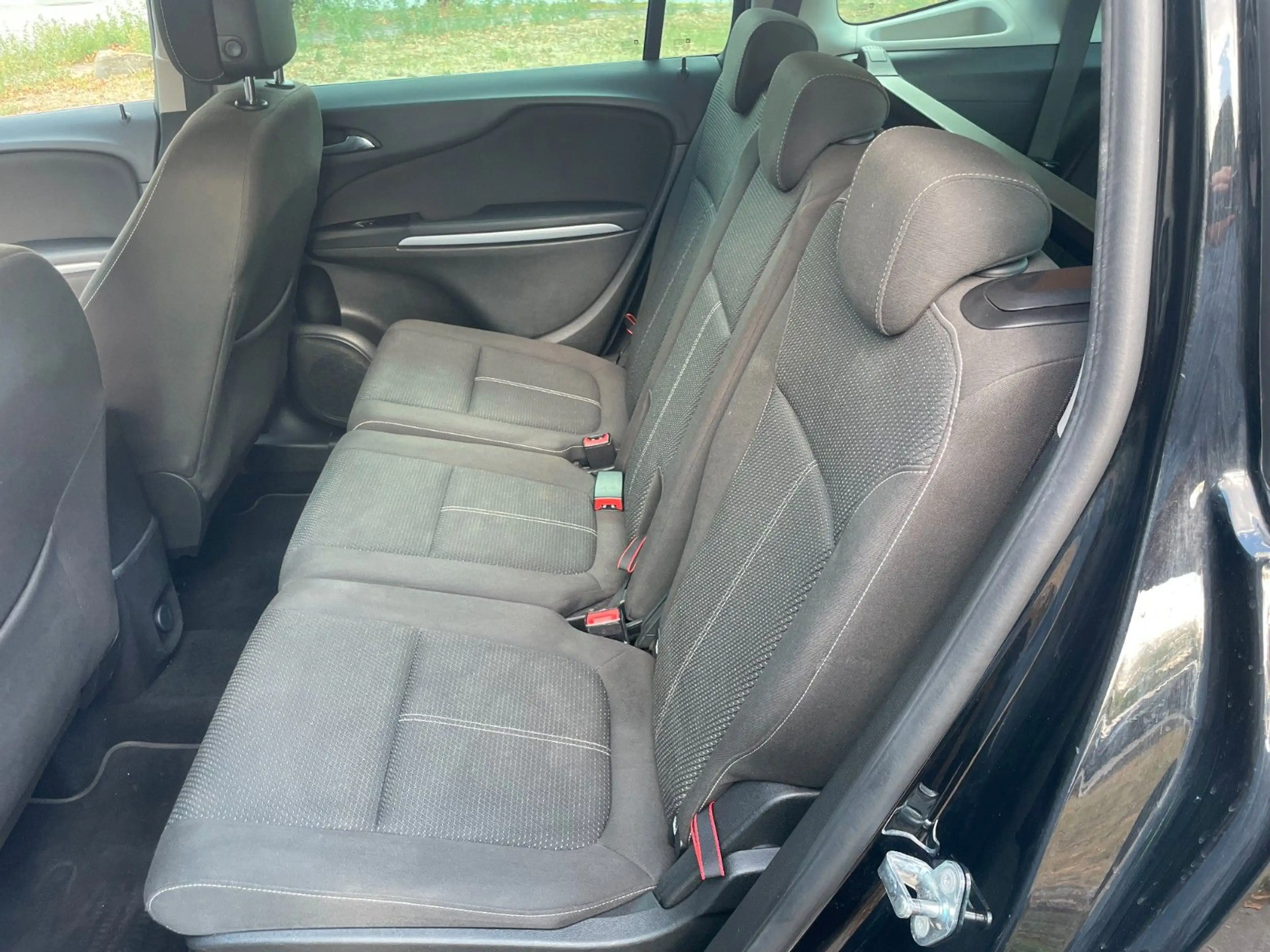 Opel Zafira Tourer 2.0 CDTI Buisenss Edition / 7 Sitz — photo 12