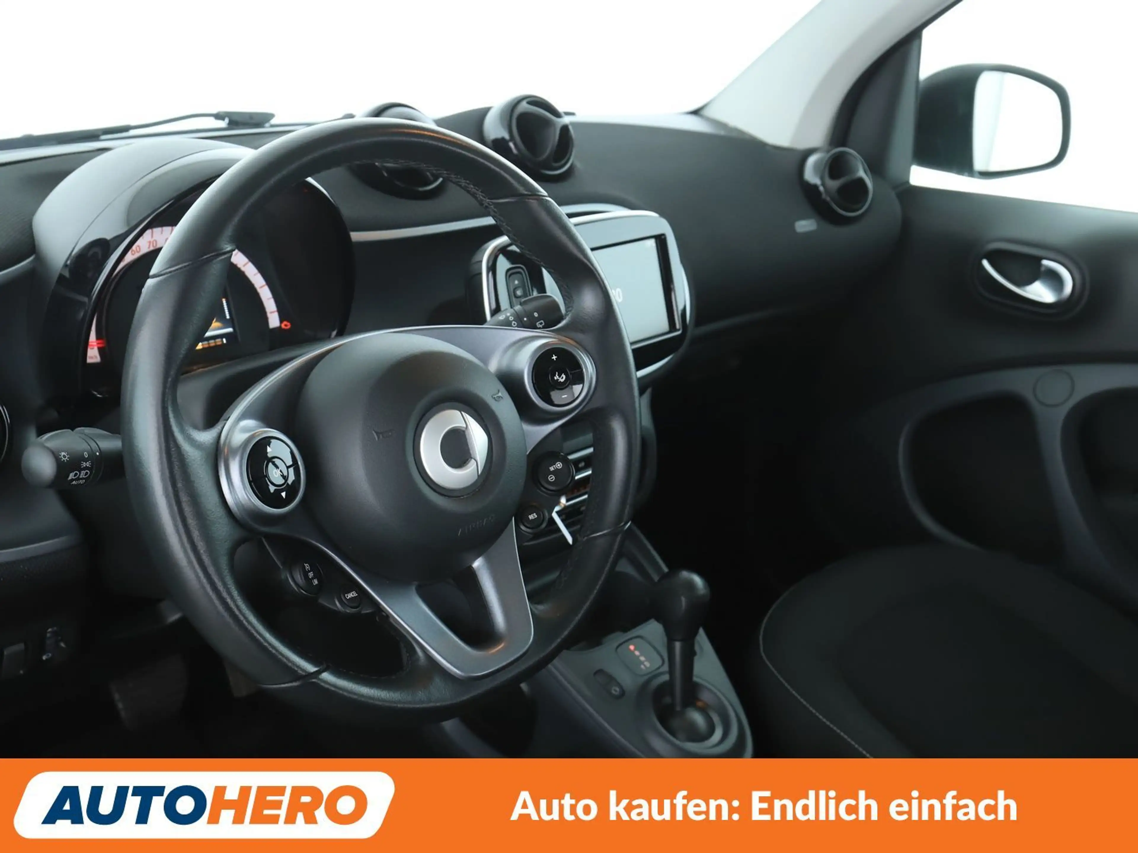 smart forTwo 1.0 passion Aut.*NAVI*SHZ*KLIMA*TEMPO*PANO* — photo 11